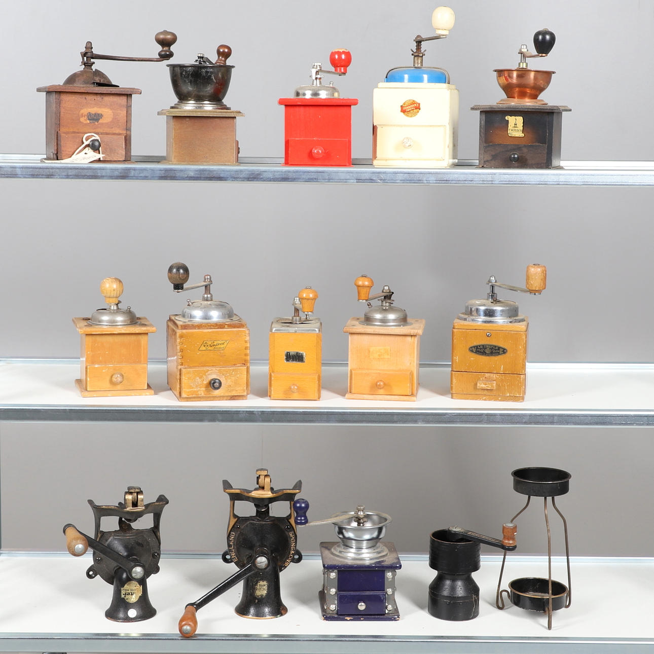 KOKOELMA VINTAGE-KAHVIMYLLYJÄ.