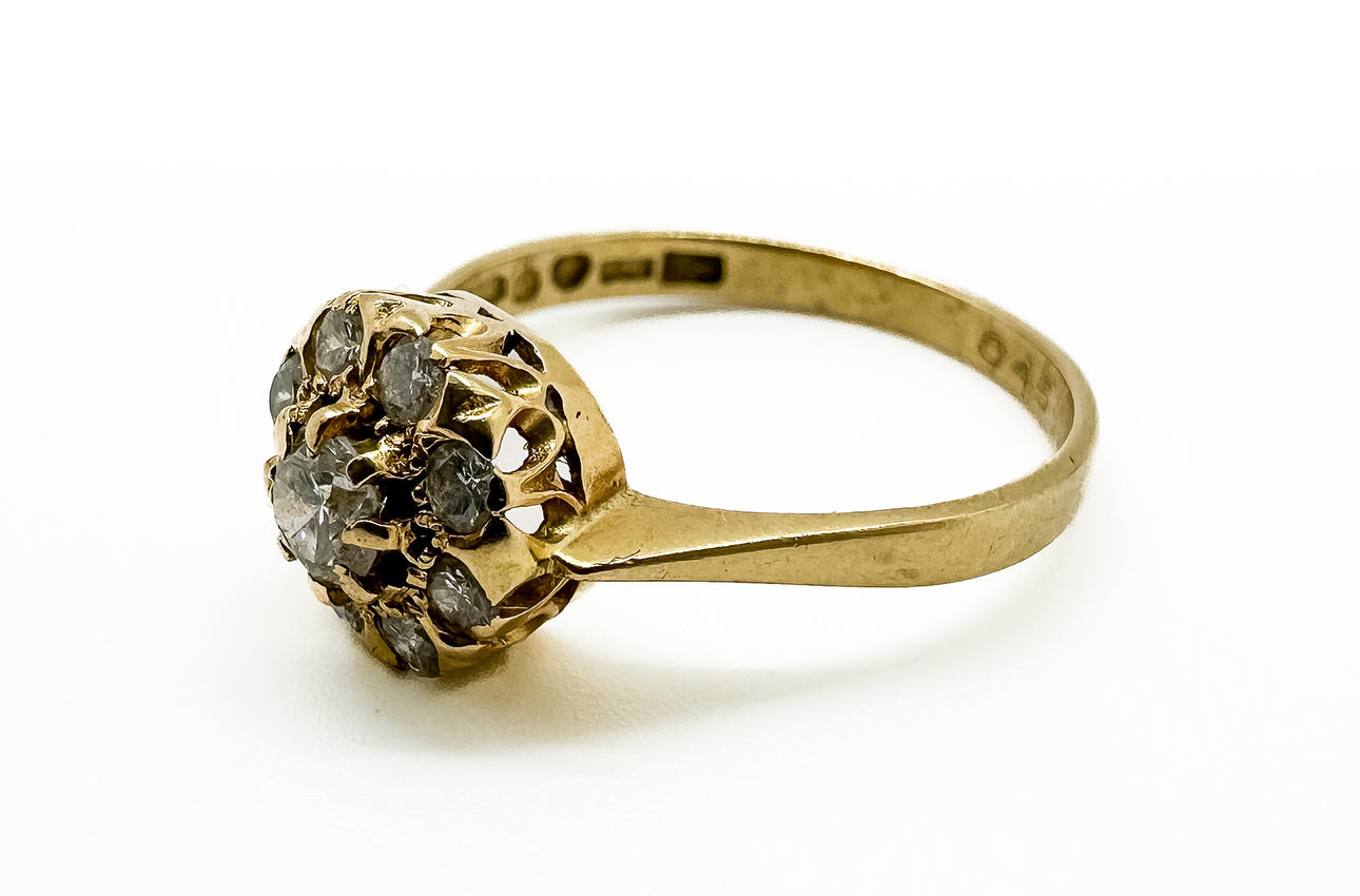 RING, 18k guld, diamanter.