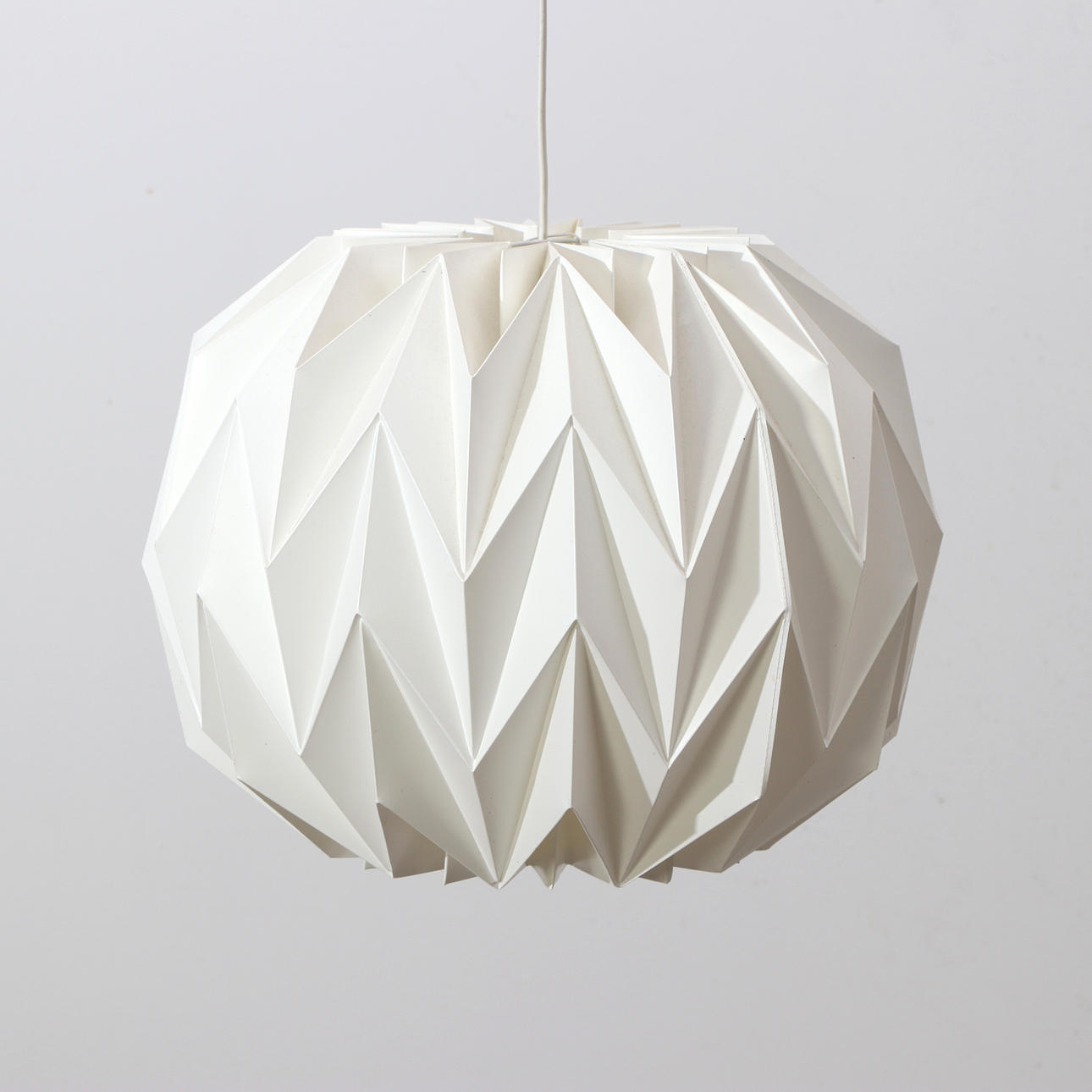 LE KLINT, DECKENLAMPE. Karton 20. Jahrhundert.