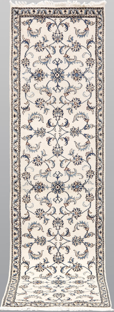 ORIENT TÆPPE. Nain galleri model, 281x77 cm.