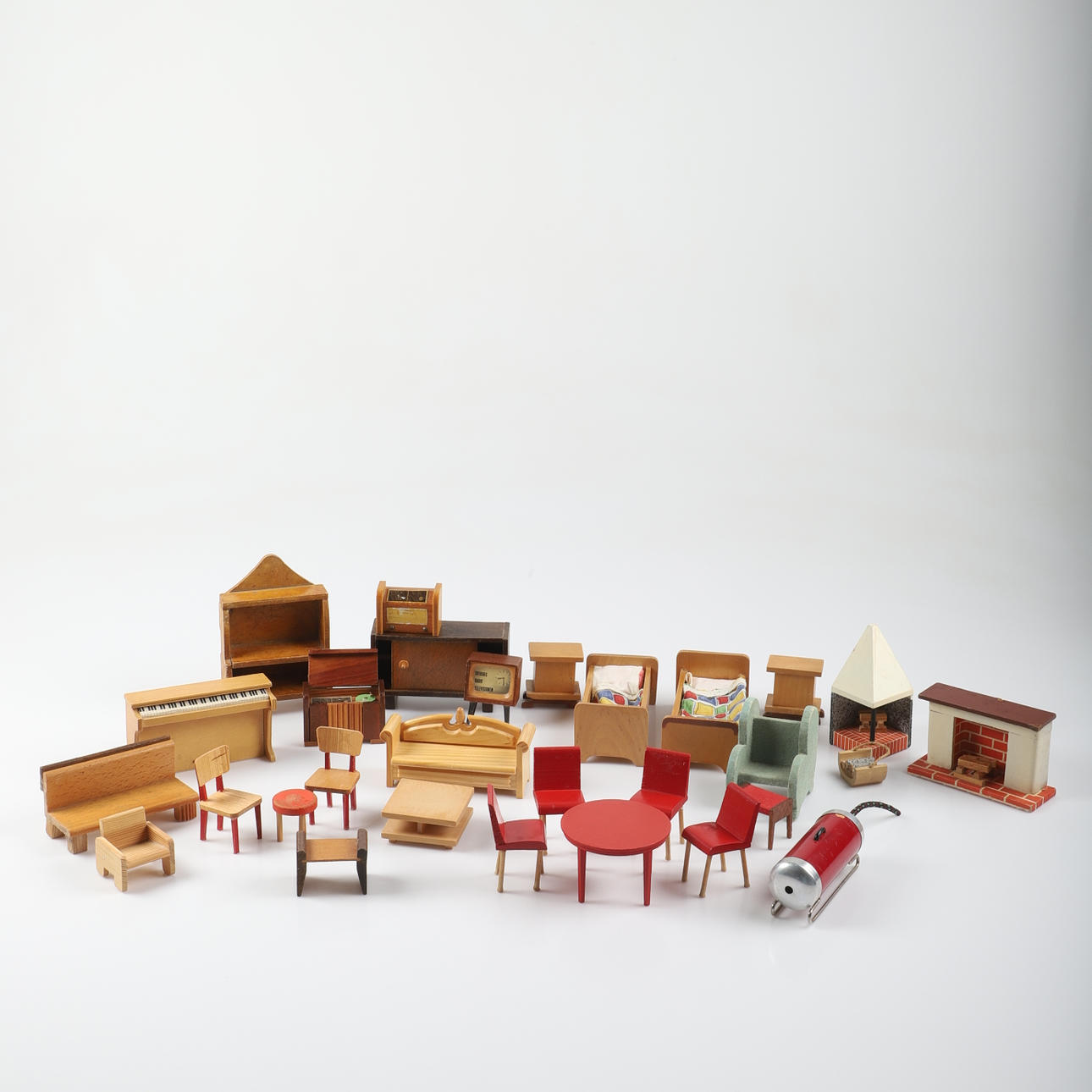 DOCKSKÅPSMÖBLER, trä m. m. 1960-tal.