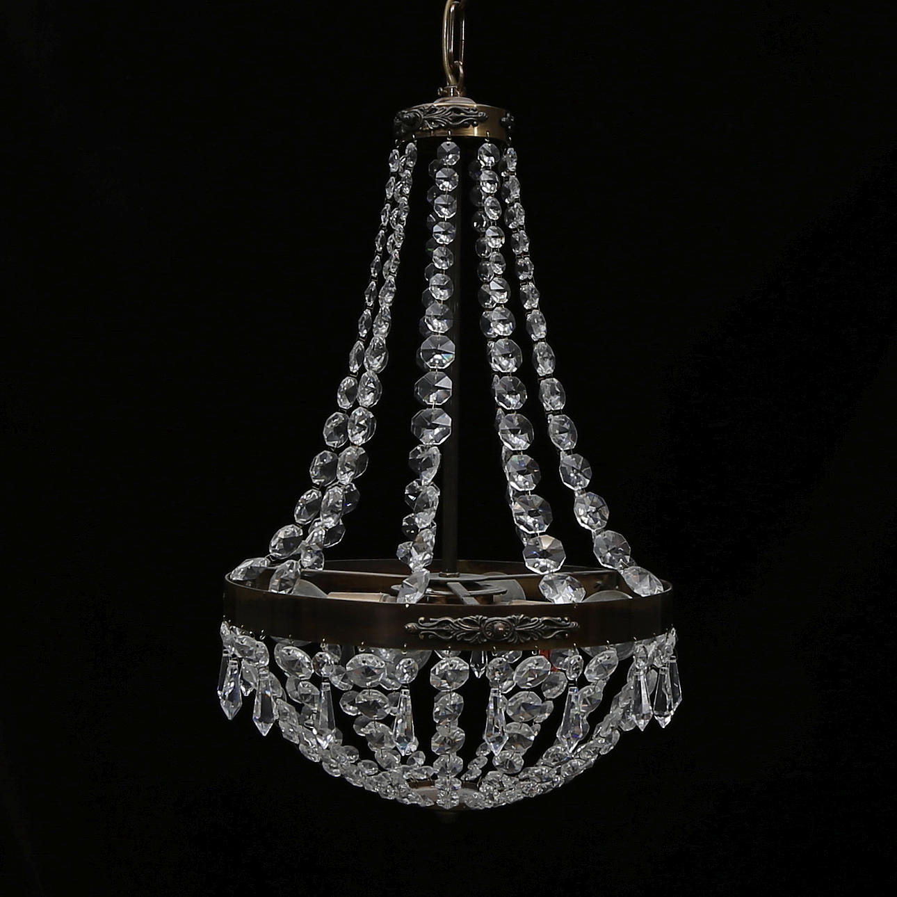 TAKLAMPA, empire stil, Noba belysning, 1900-tal, höjd exklusive kedja ca. 43 cm.