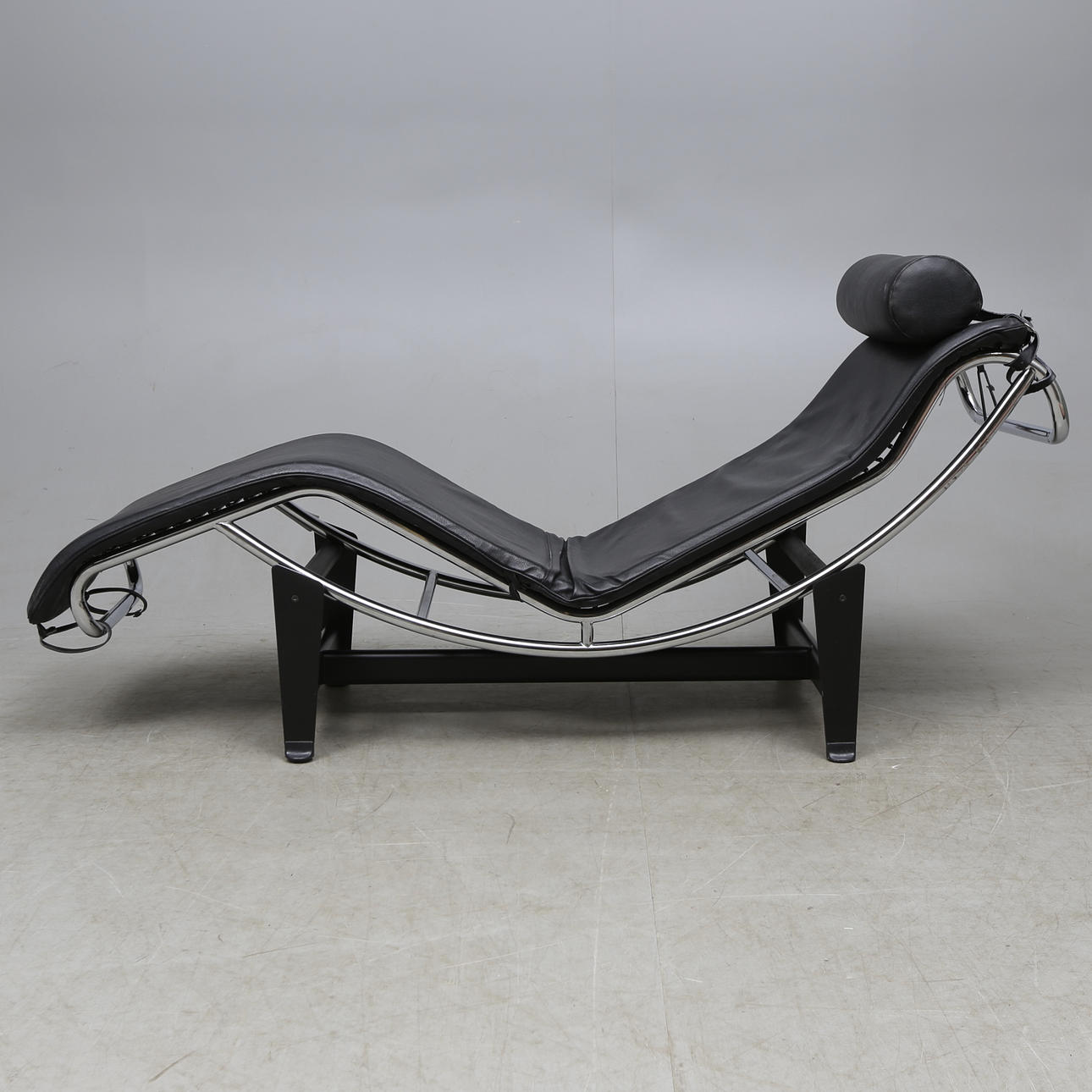 VILSTOL, efter "LC-4", Le Corbusier, Pierre Jeanneret och Charlotte Perriand.