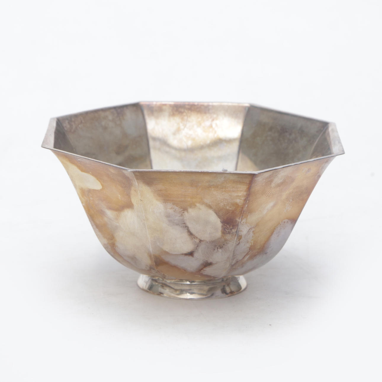 A silver bowl, year letter N9.