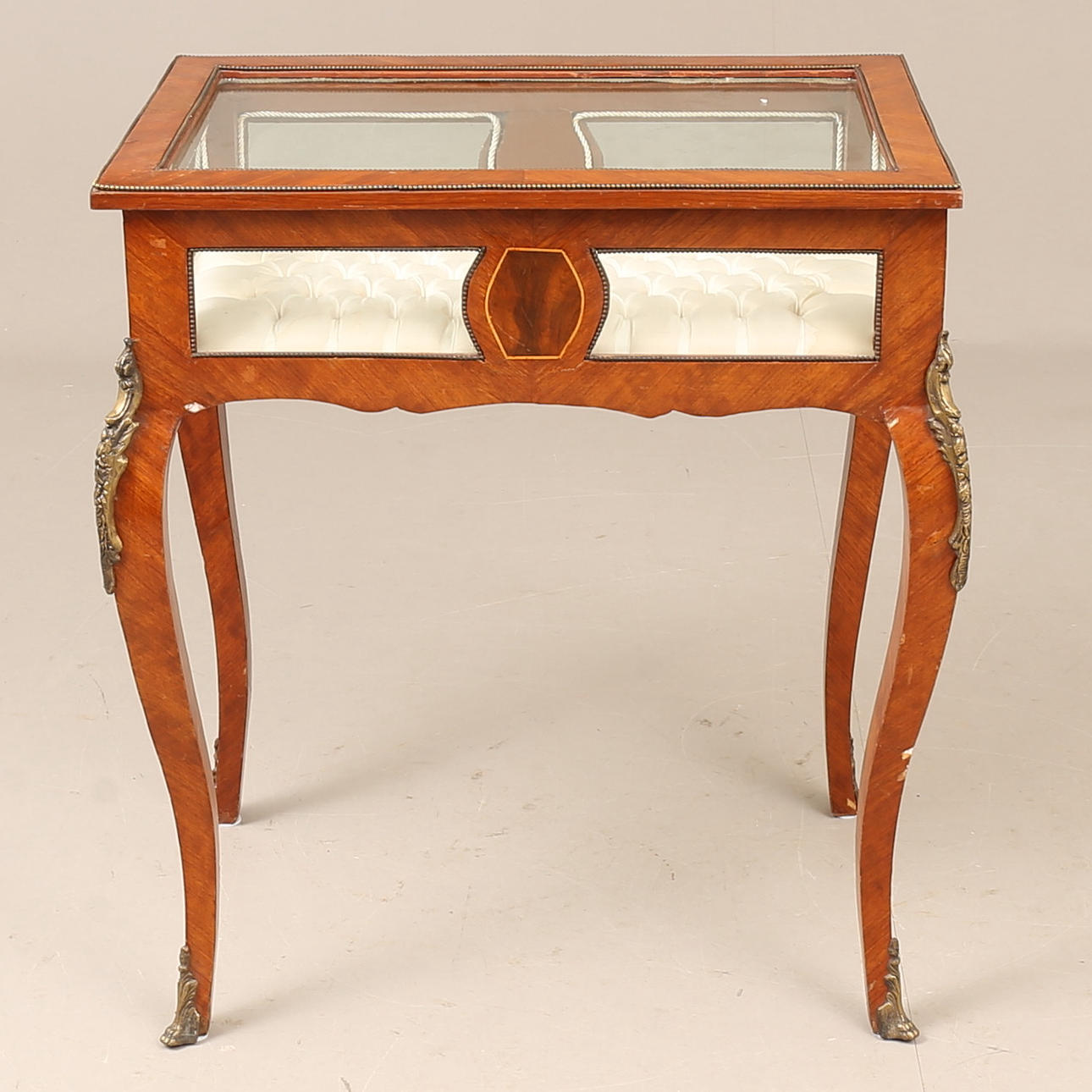 Tisch im Rokokostil, 20. Jahrhundert.