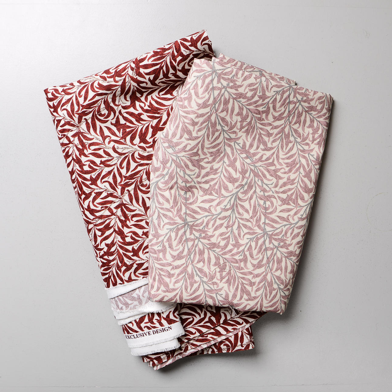 TEXTIL, 2 Stück, 320 x 140 cm & 120 x 140 cm.