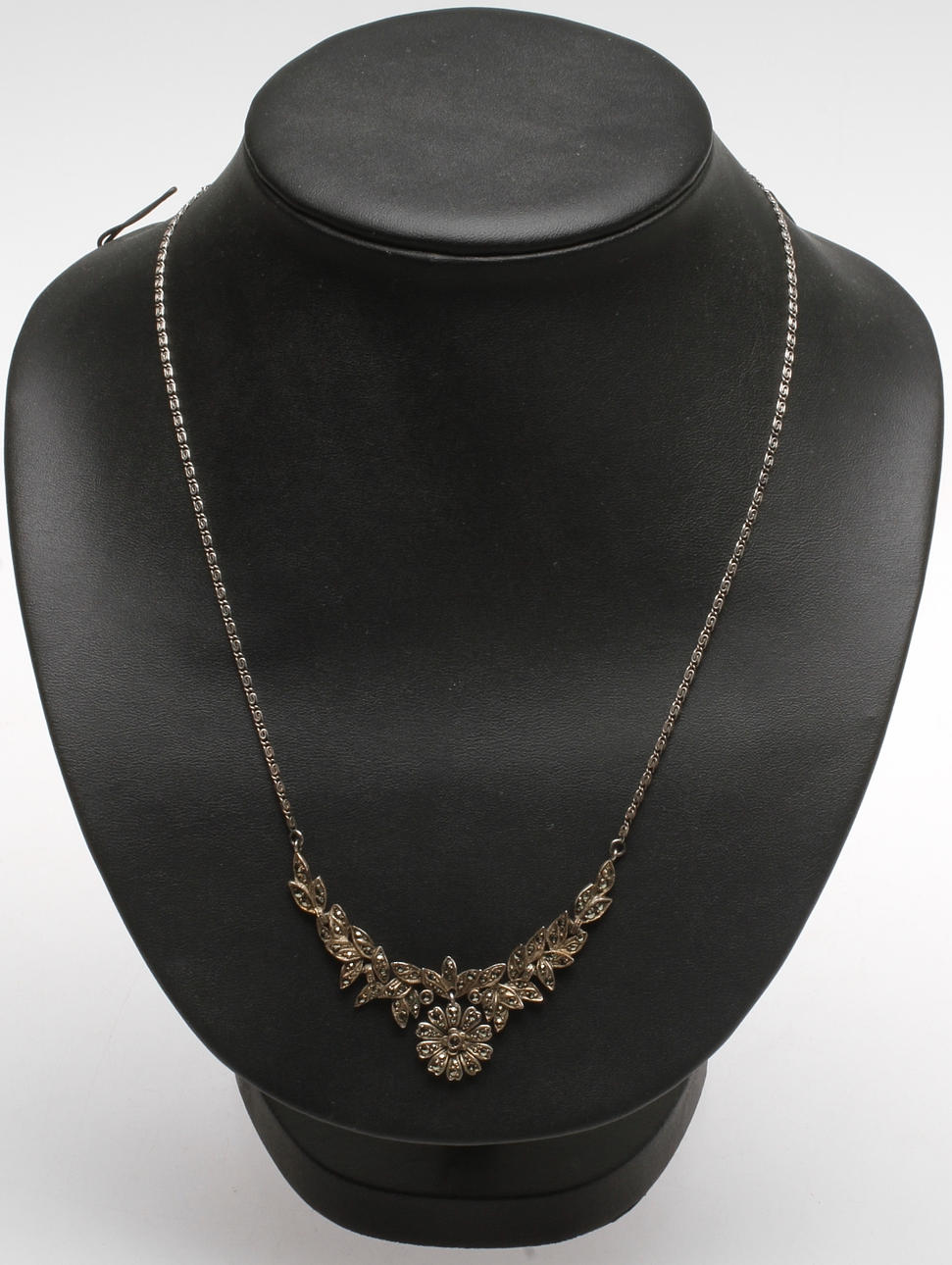 COLLIER, silver med markasiter, 1900-tal.