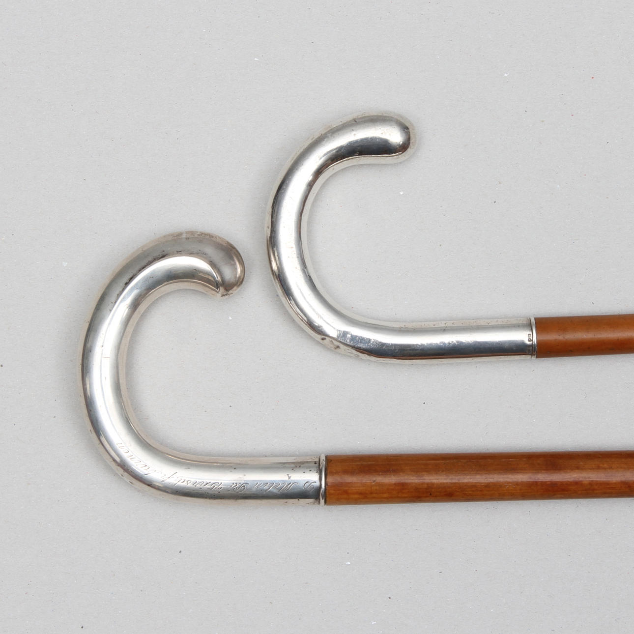 KÄPPAR, 2 st, med handtag i silver.