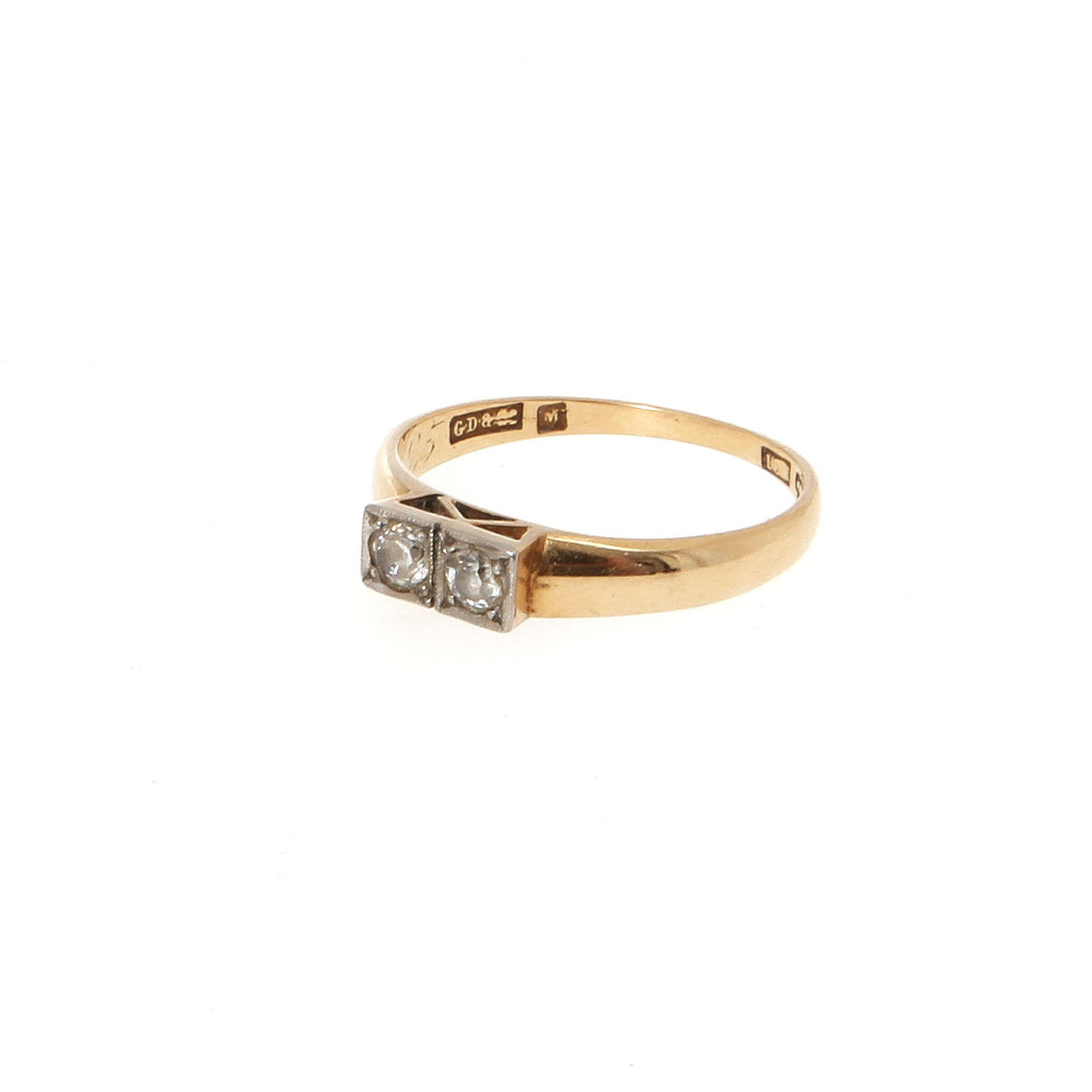 RING, 18k guld med 2 diamanter, vikt 2,4 gram.