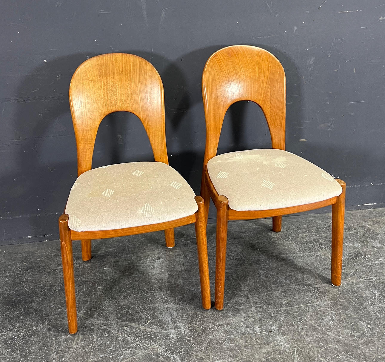 NIELS KOEFOED. 2 CHAIRS.