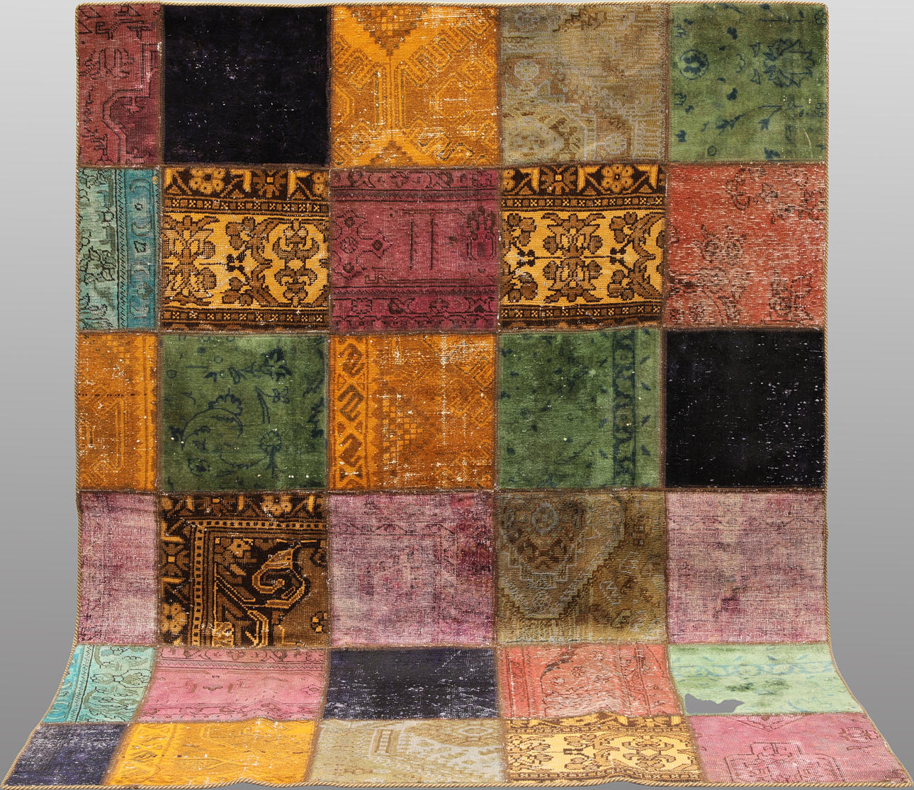 ORIENTAL CARPET, Carpet Patchwork, 240x180 cm.