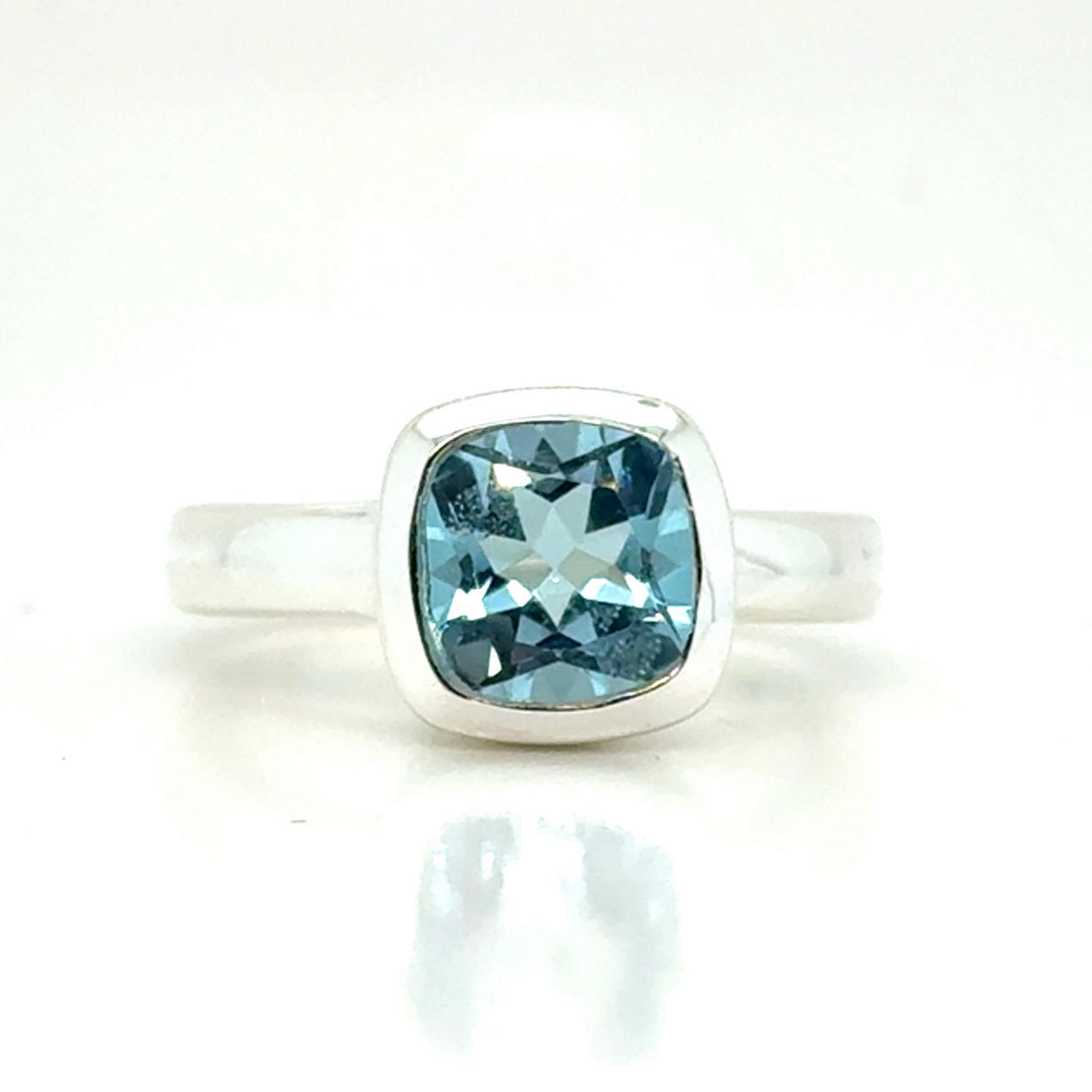 TOPAZ RING in silver 5.8 g.