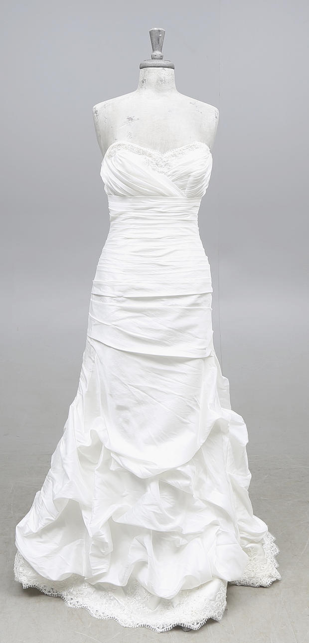 BRUDKLÄNNING, 2000-tal. Uppskattad storlek 38/40.