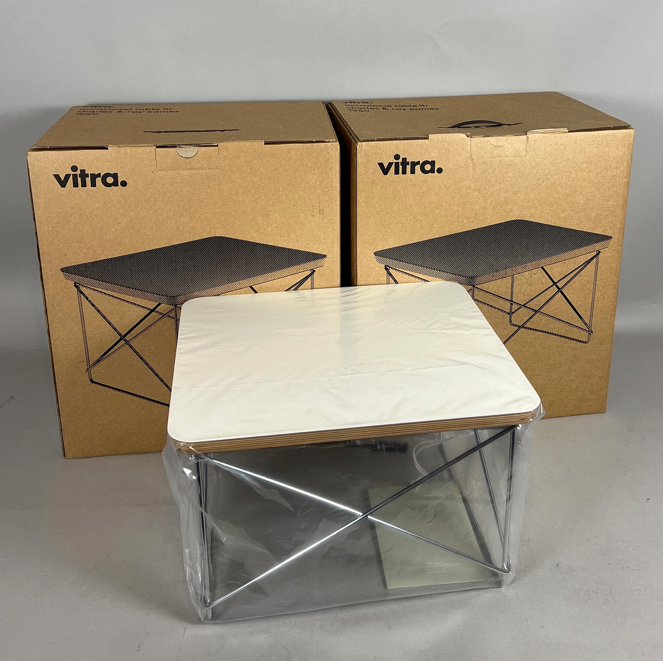 CHARLES & RAY EAMES. 2x LTR BORD VITRA.
