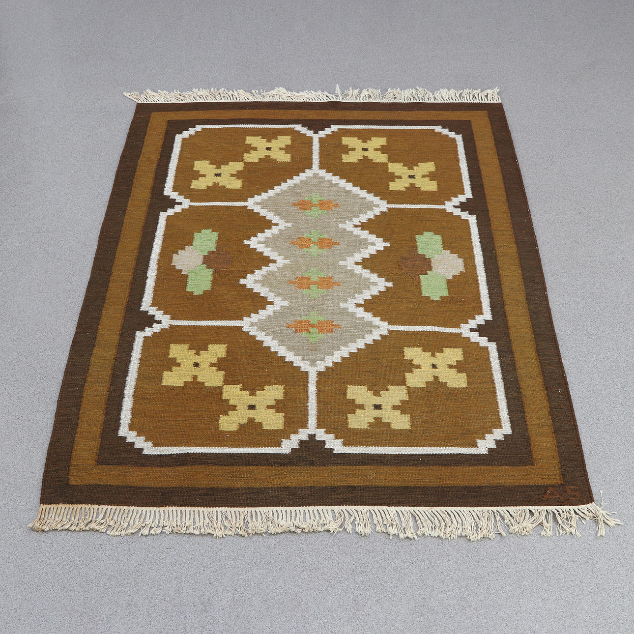 CARPET, BURLAP. Wool on cotton wool. “Siarö”, signed AS.