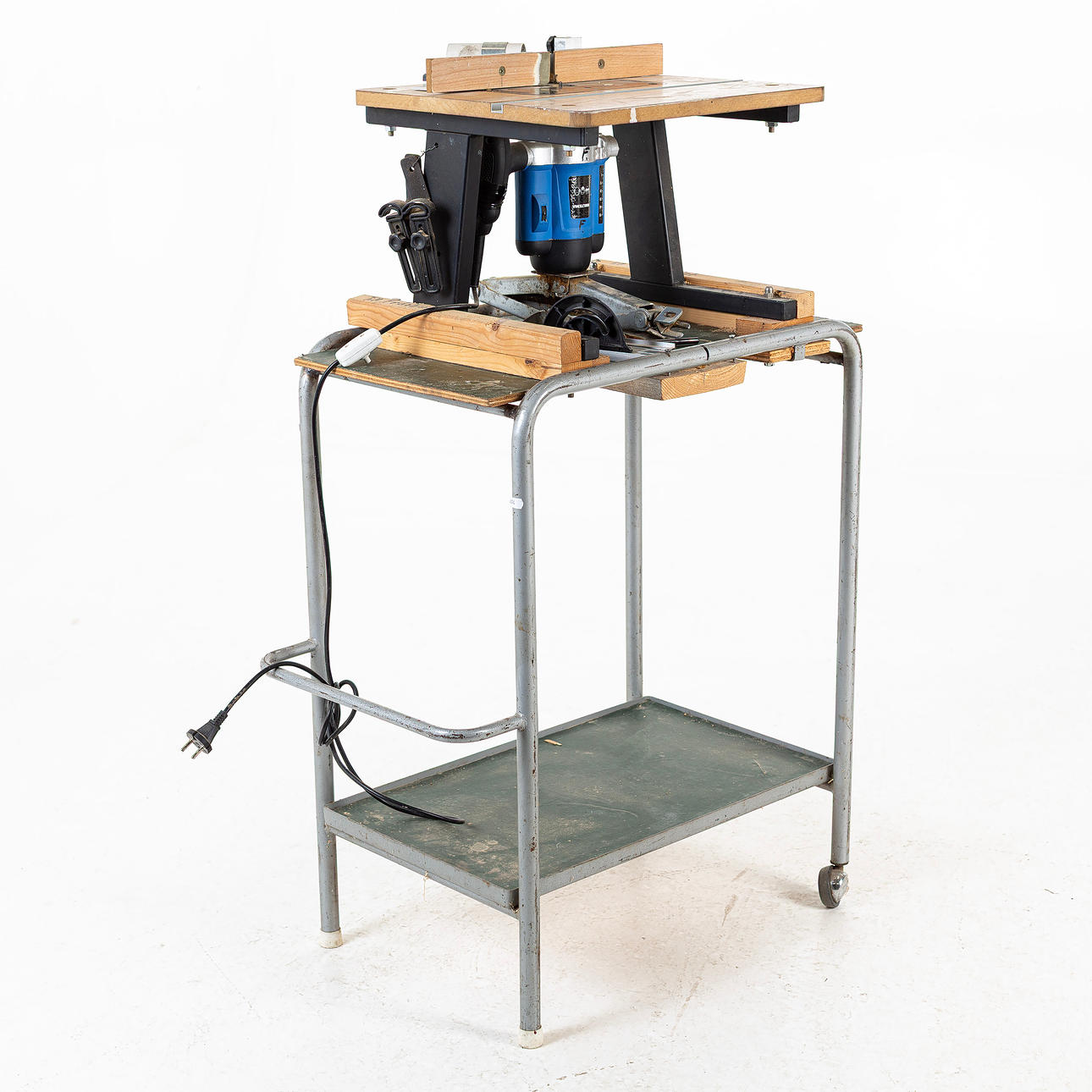 ÜBERHANDSCHNEIDER 1200W, mit Standfuß.