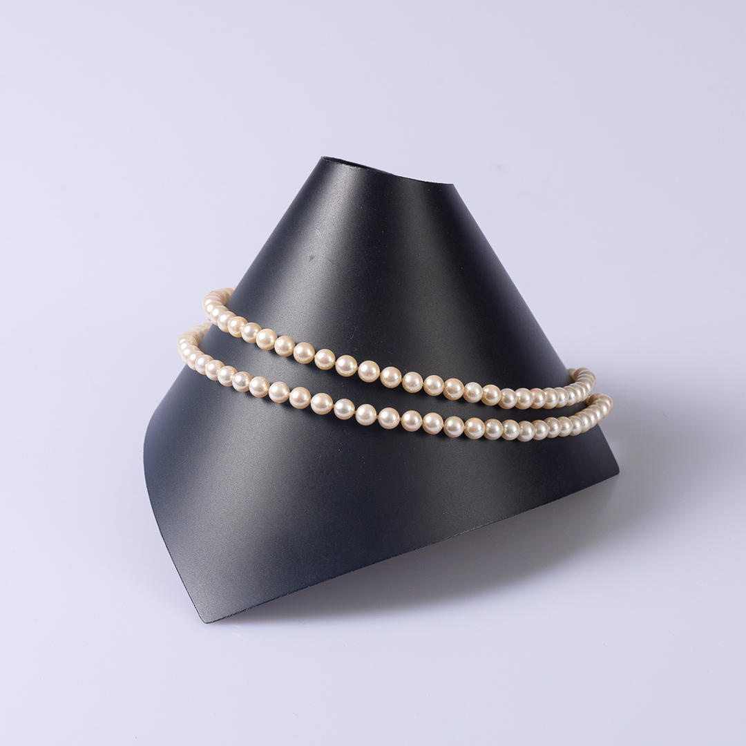 AKOYA-PERLENKETTE. oro blanco 585.