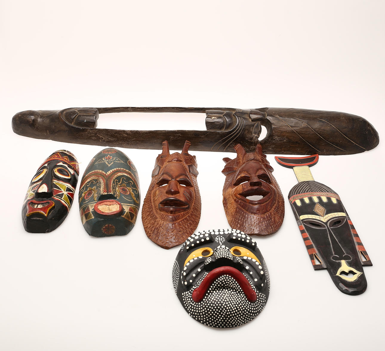 MASKER, 7 st, bl. a Bali.