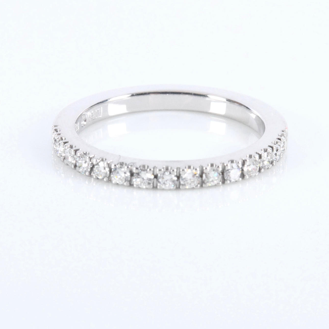 HALVALLIANS, diamanter 0,27ct, vitguld 18K.