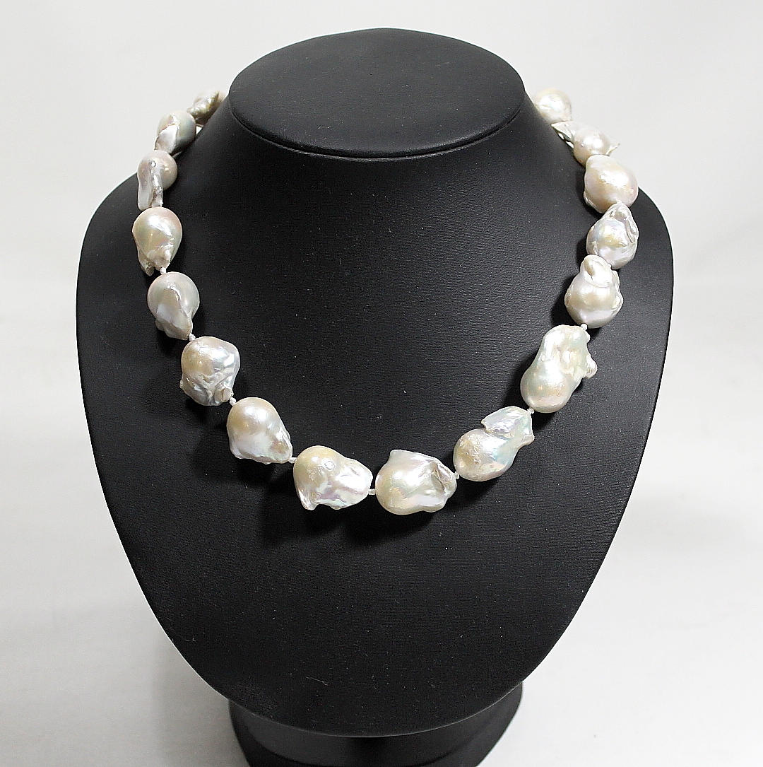 COLLIER Doserad - Keshi, South Sea pärlor, vikt 103 gram, längd 46 cm.