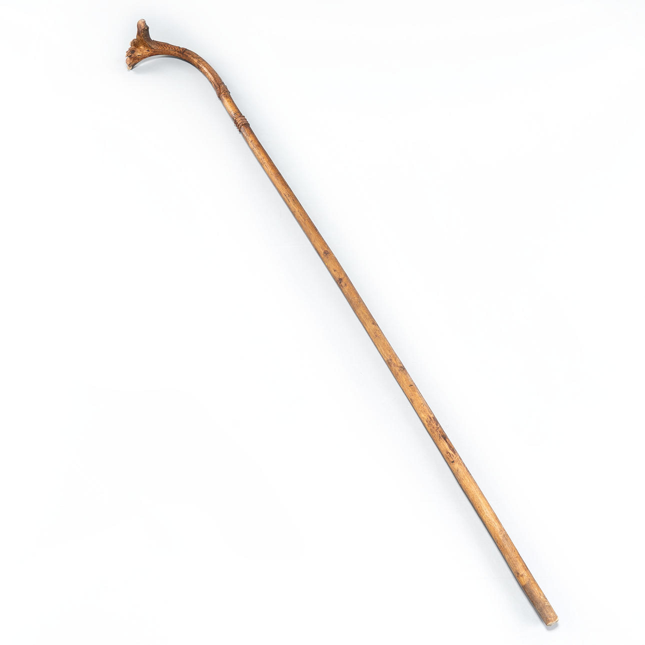 A carved pine log, 19th century.