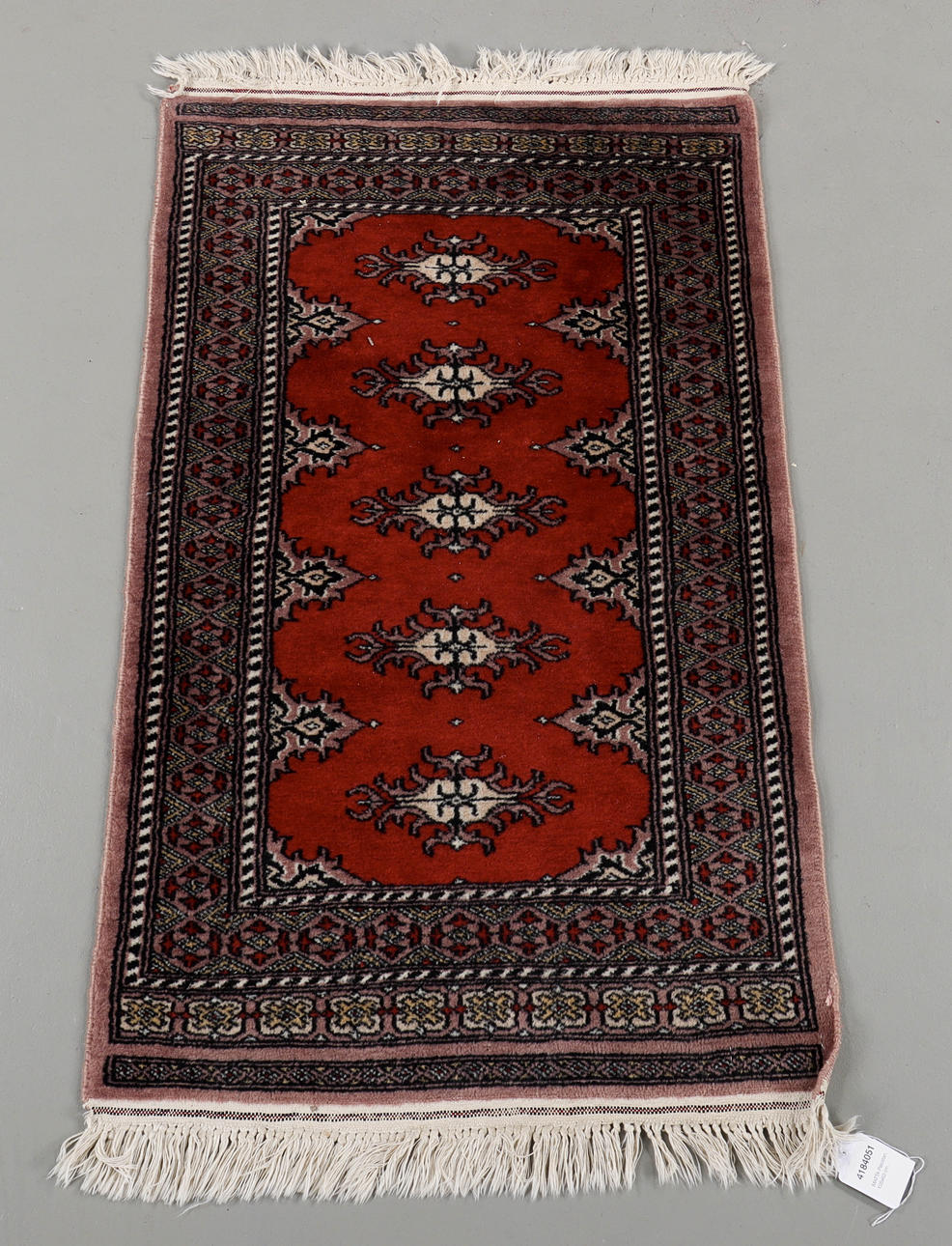CARPET Pakistan, 105x63 cm.