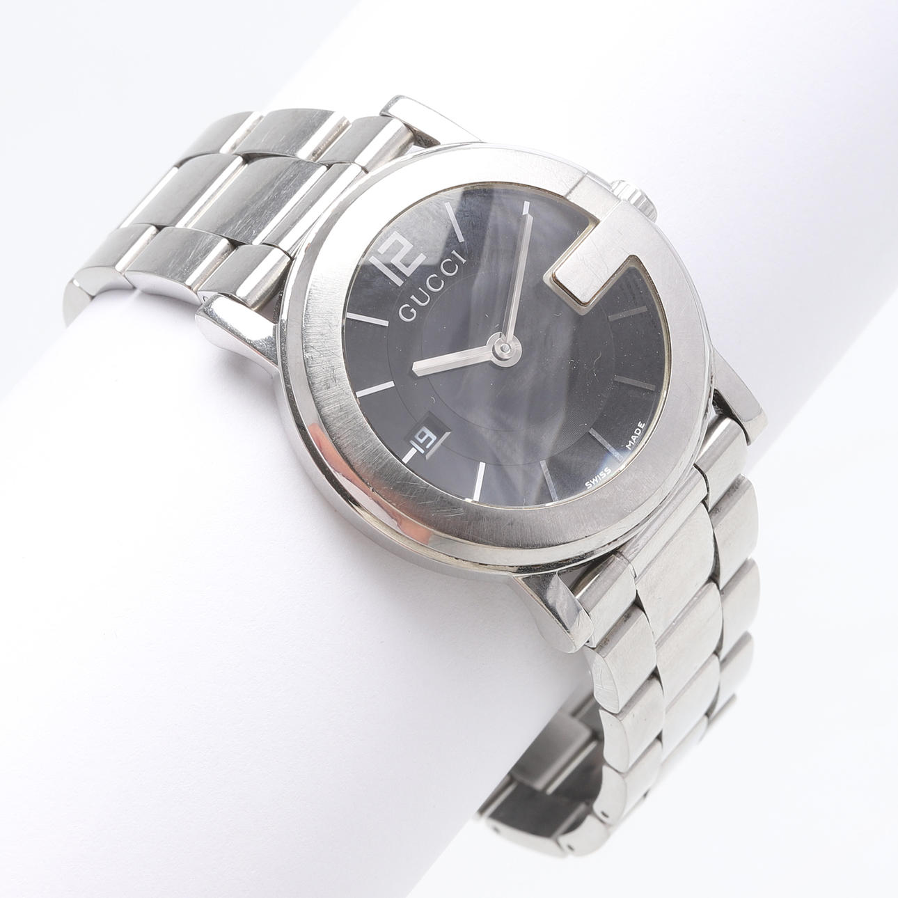 GUCCI, armbåndsur i stål. Dato. Model G-Round, 101J.