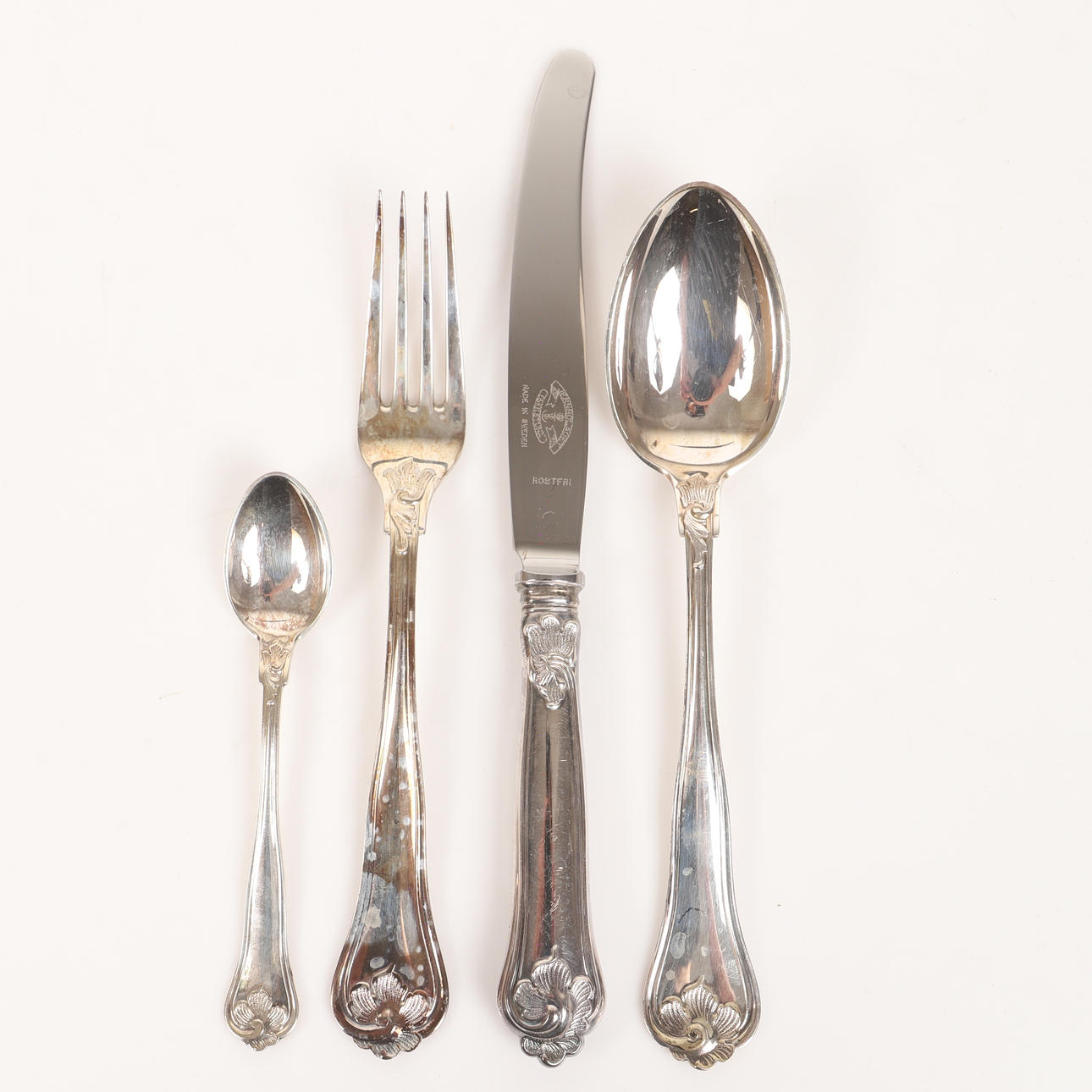 JUEGO DE CUBIERTOS, piezas, «Saxon», plateado.