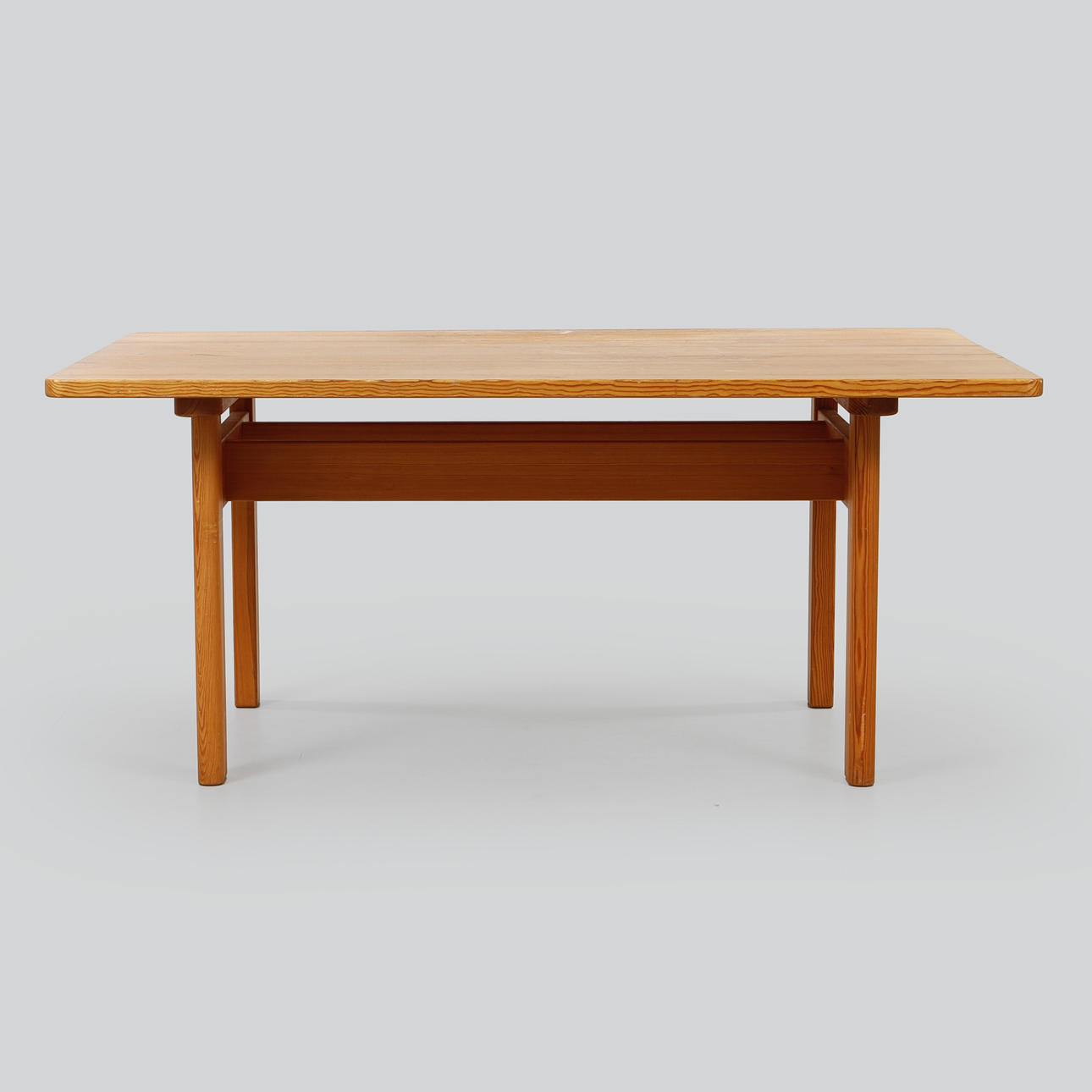 BØRGE MOGENSEN. Tisch, „Asserbo“, Kiefernholz.