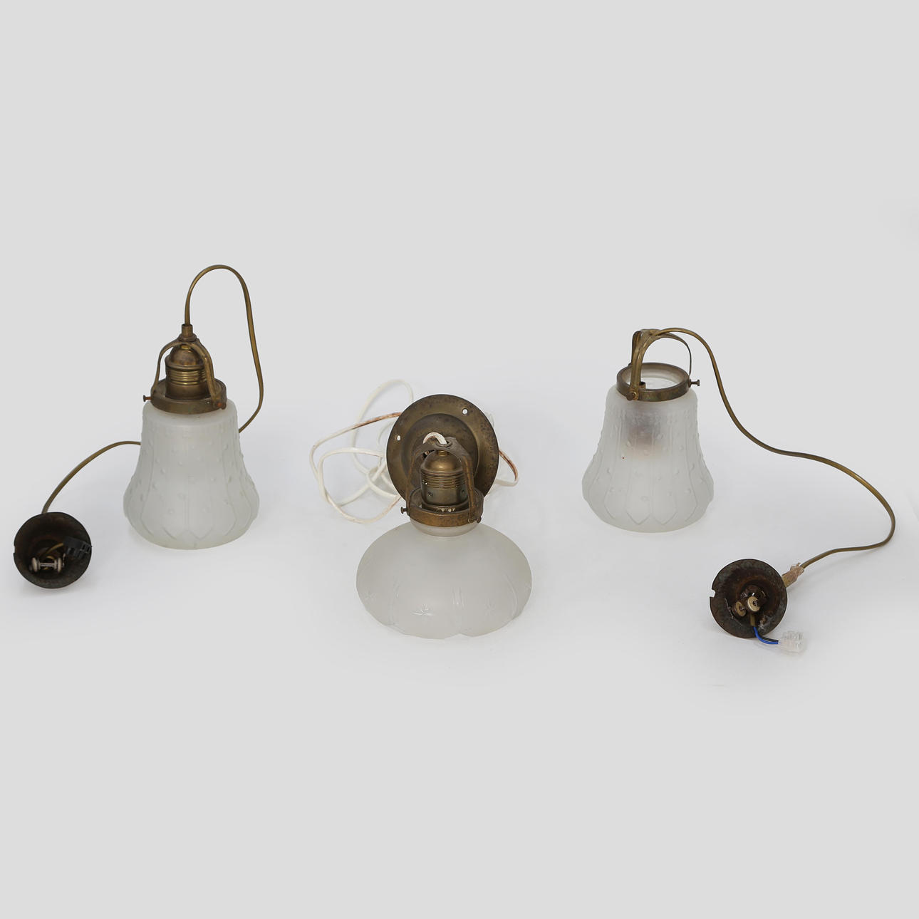 3 ÄLTERE FENSTERLEUCHTEN, GLAS.