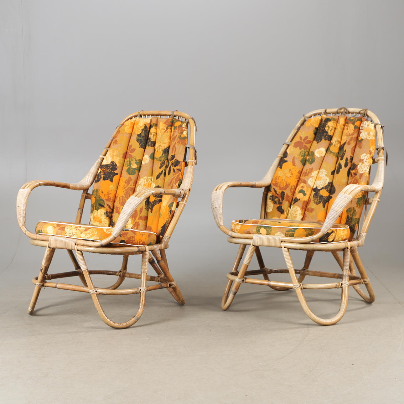 FÅTÖLJER, 1 par, rotting, 1900-talets mitt.