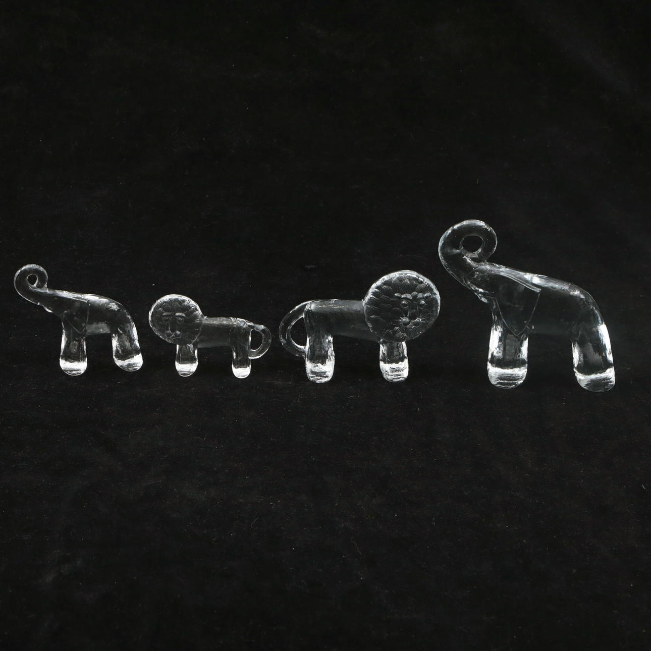 Bertil Vallien/Lisa Larson, 4 st, lasifigurer.