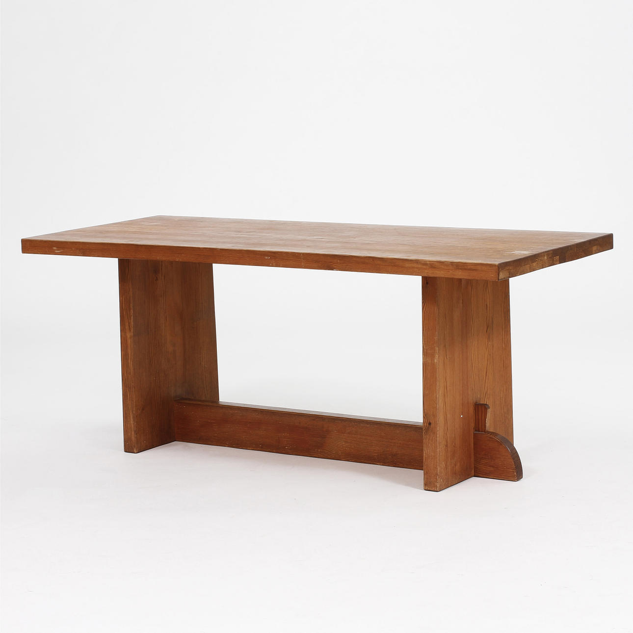 AXEL EINAR HJORTH. Bord "Lovö", syrabetsad furu. Nordiska Kompaniet 1930-tal.