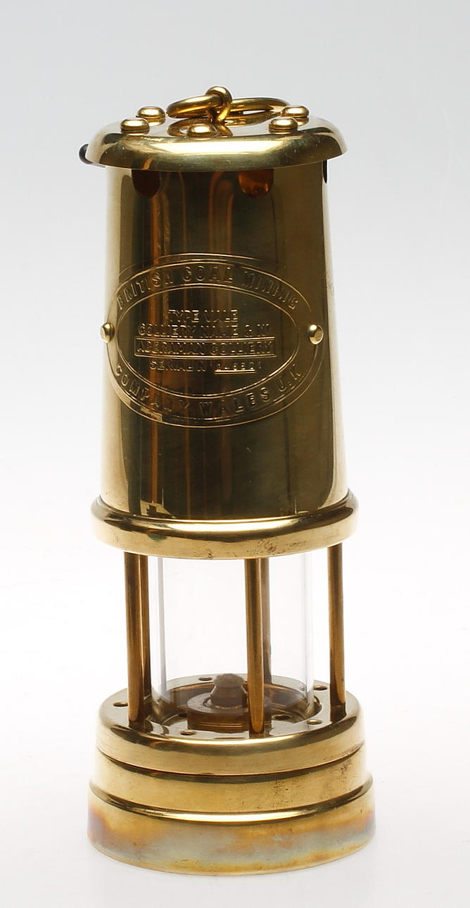 Gruvlykta, mässing. Wales, England, 1900-talets andra hälft.