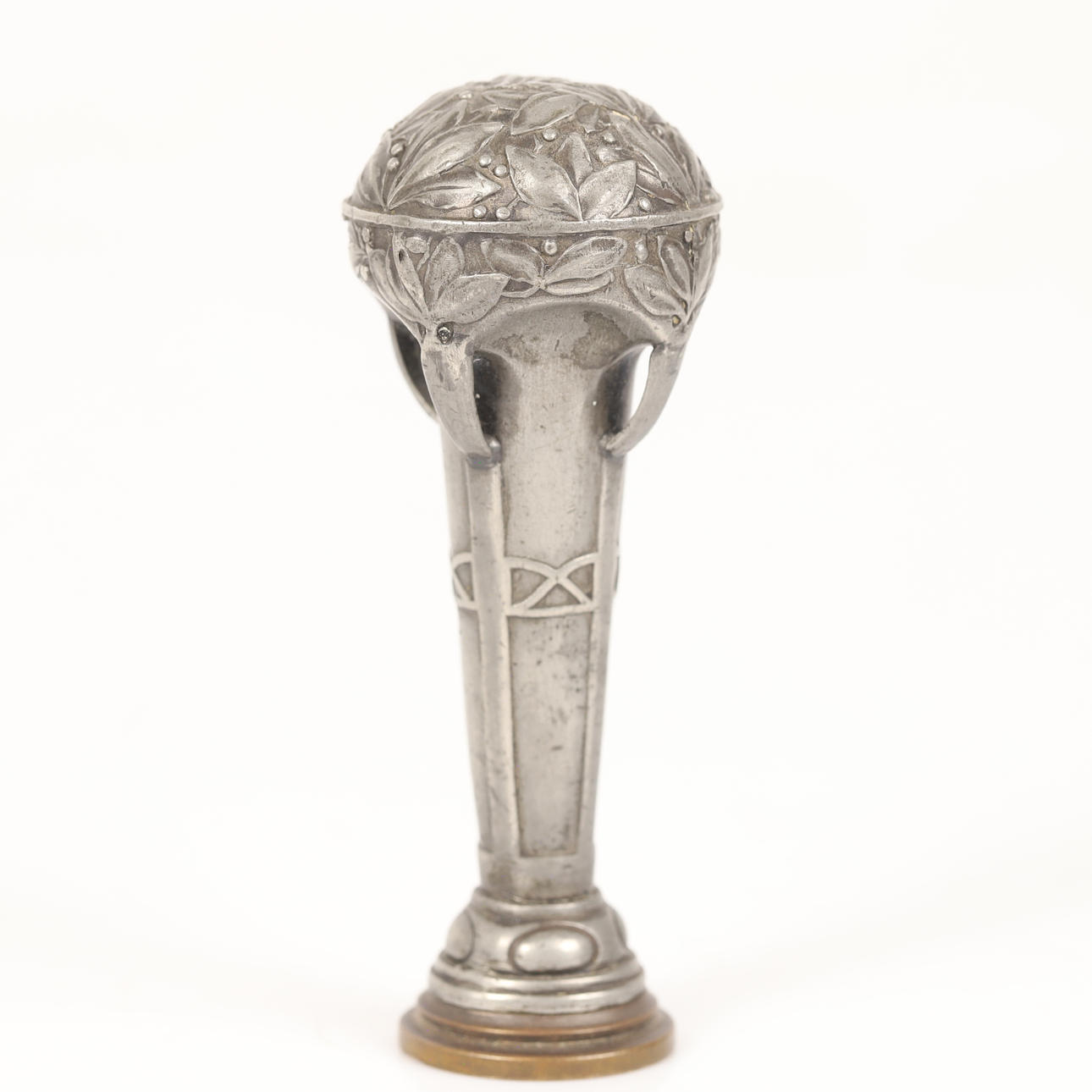 SEAL, tin, Art Nouveau.