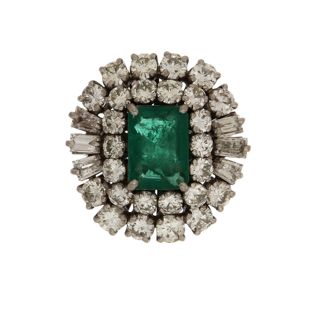 RING, 18K rödguld med smaragd, ca 3,00 ct samt diamanter, totalt ca 3 ct. Vikt 12,3 g.