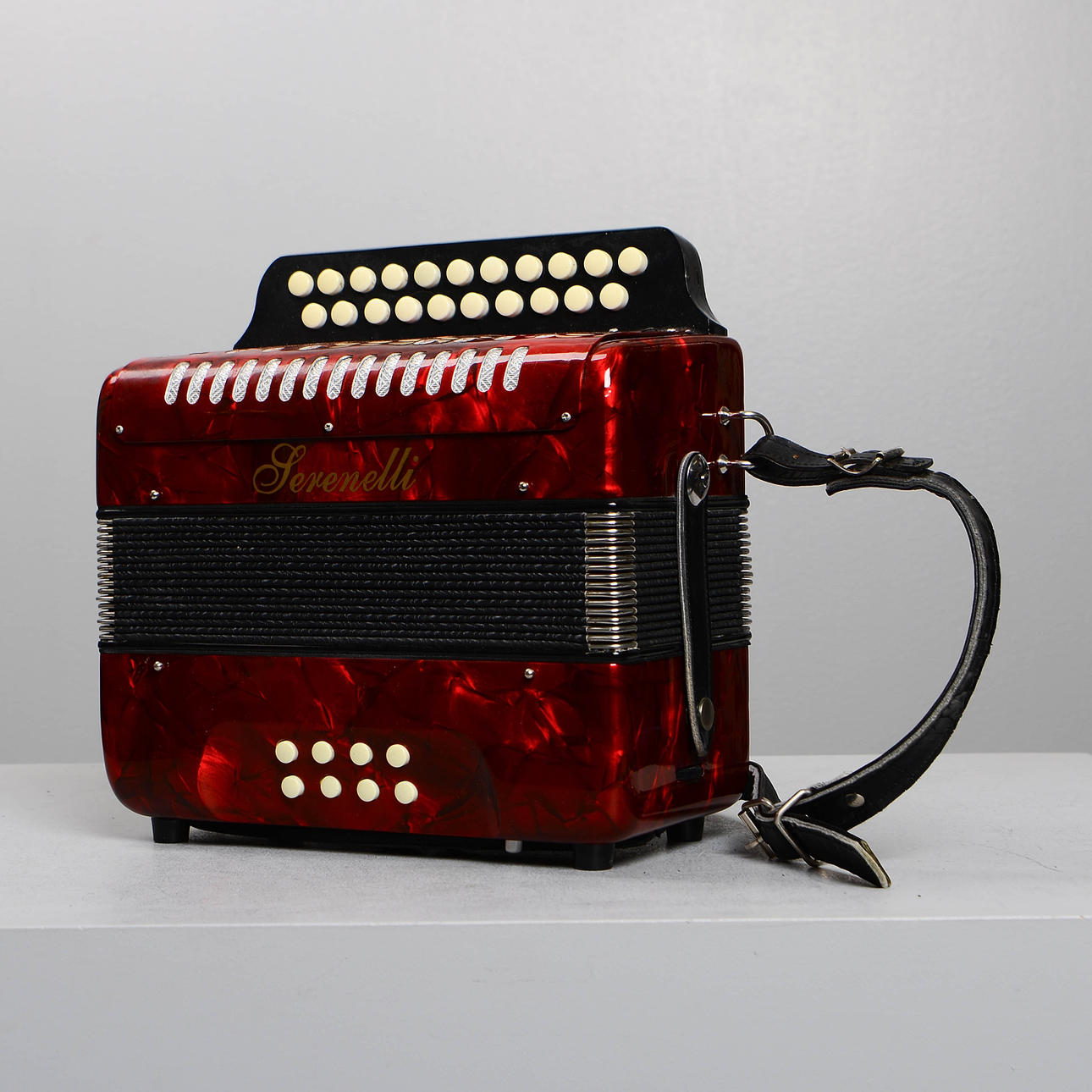 SERENELLI, durspel, Italien.