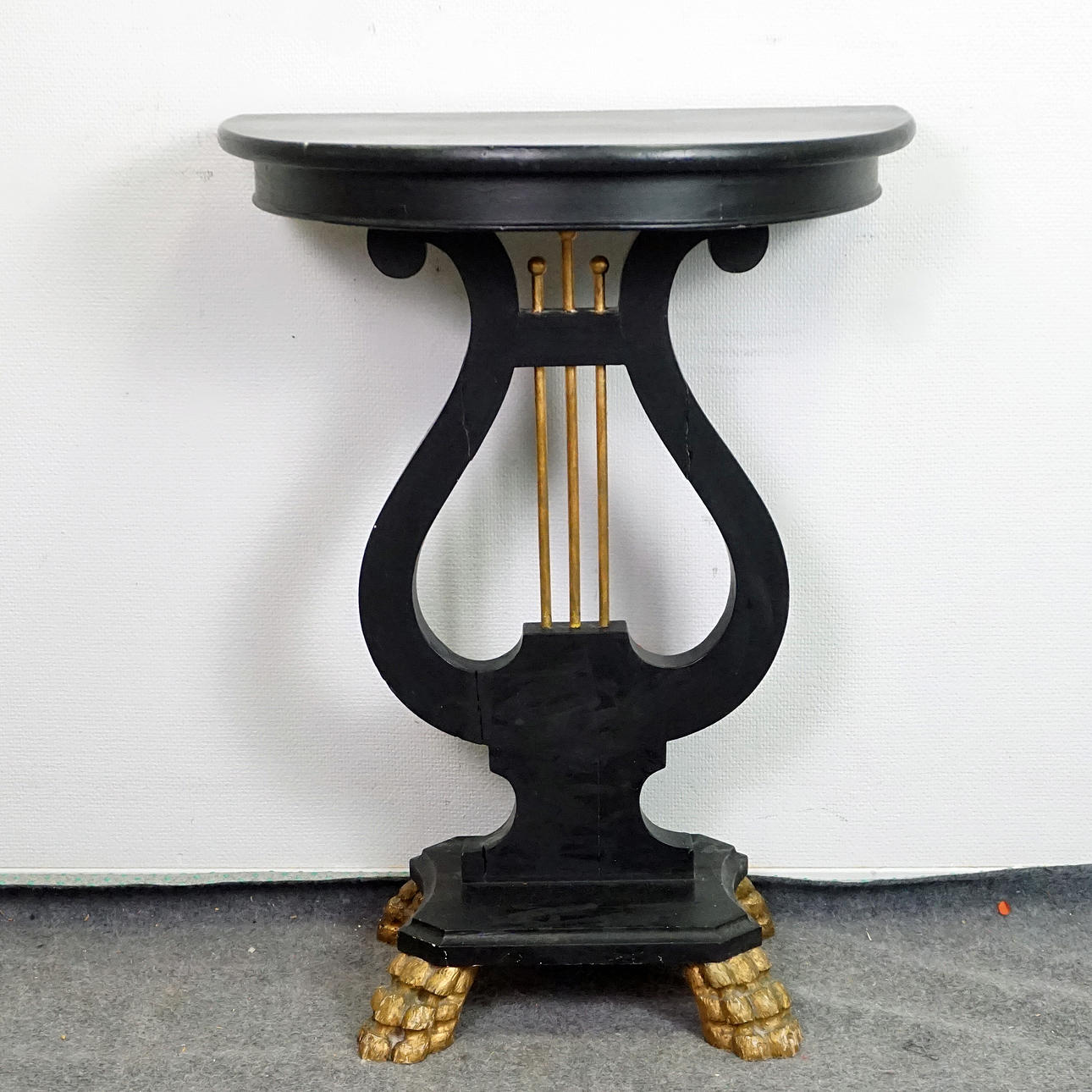 LIRTABLE, crescent format.