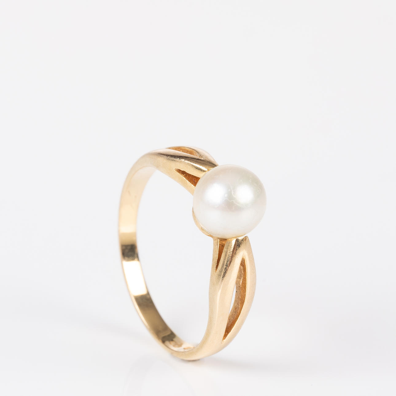 RING, 18K guld, Pärla.