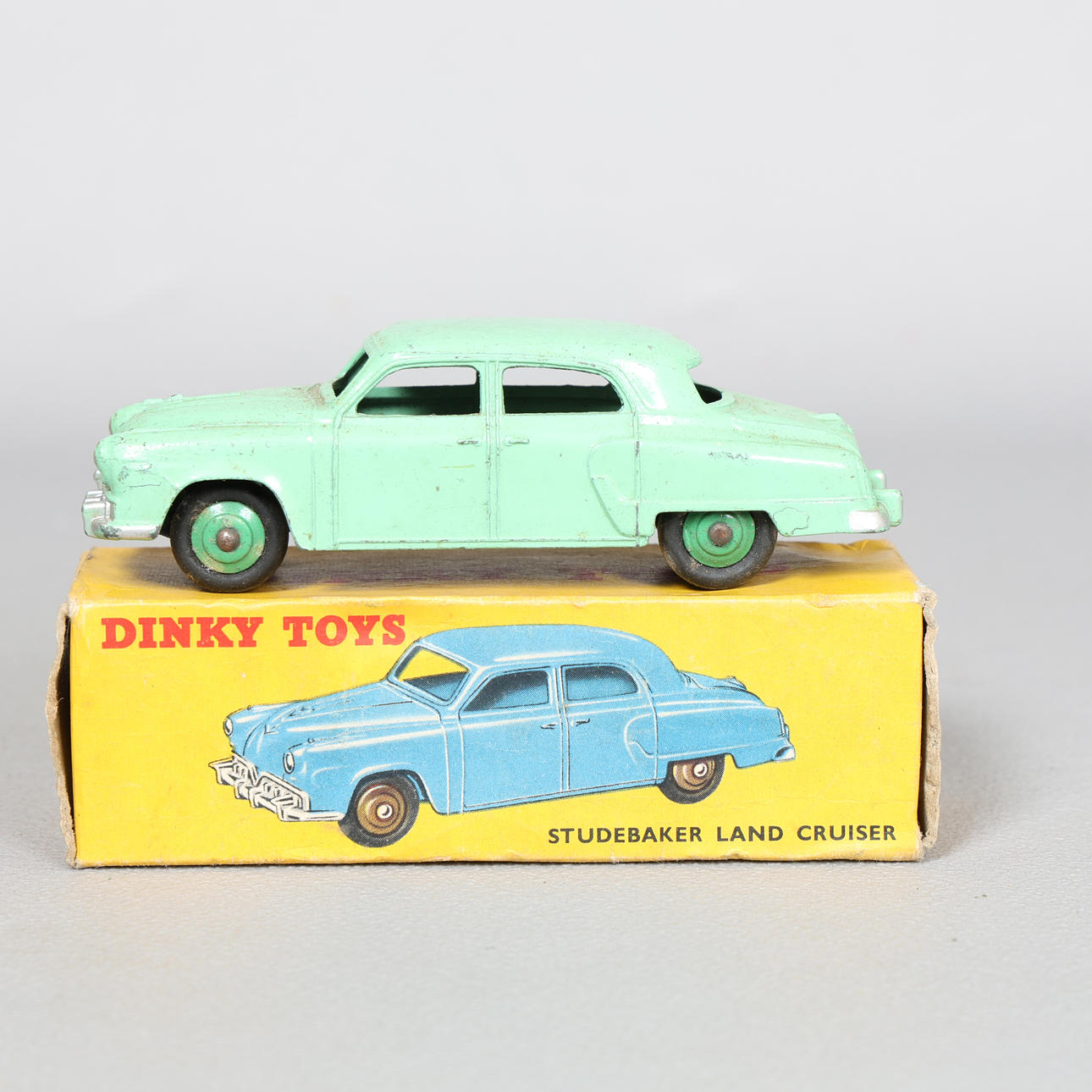 DINKY TOYS NO. 172 STUDEBAKER LAND CRUISER.