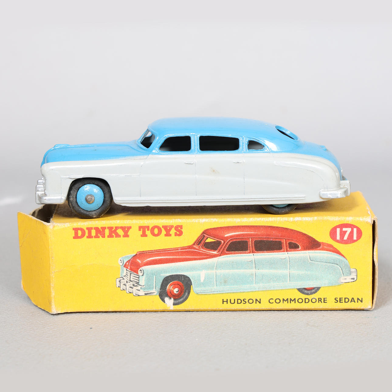 DINKY TOYS NR. 171 HUDSON COMMODORE SEDAN.