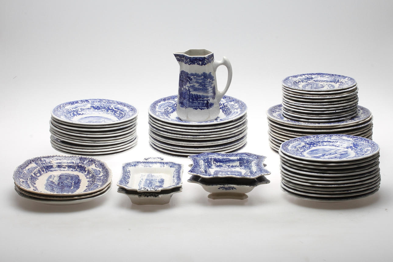 MATSERVIS, 66 delar, flintgods, "Svenska Slott", Rörstrand.