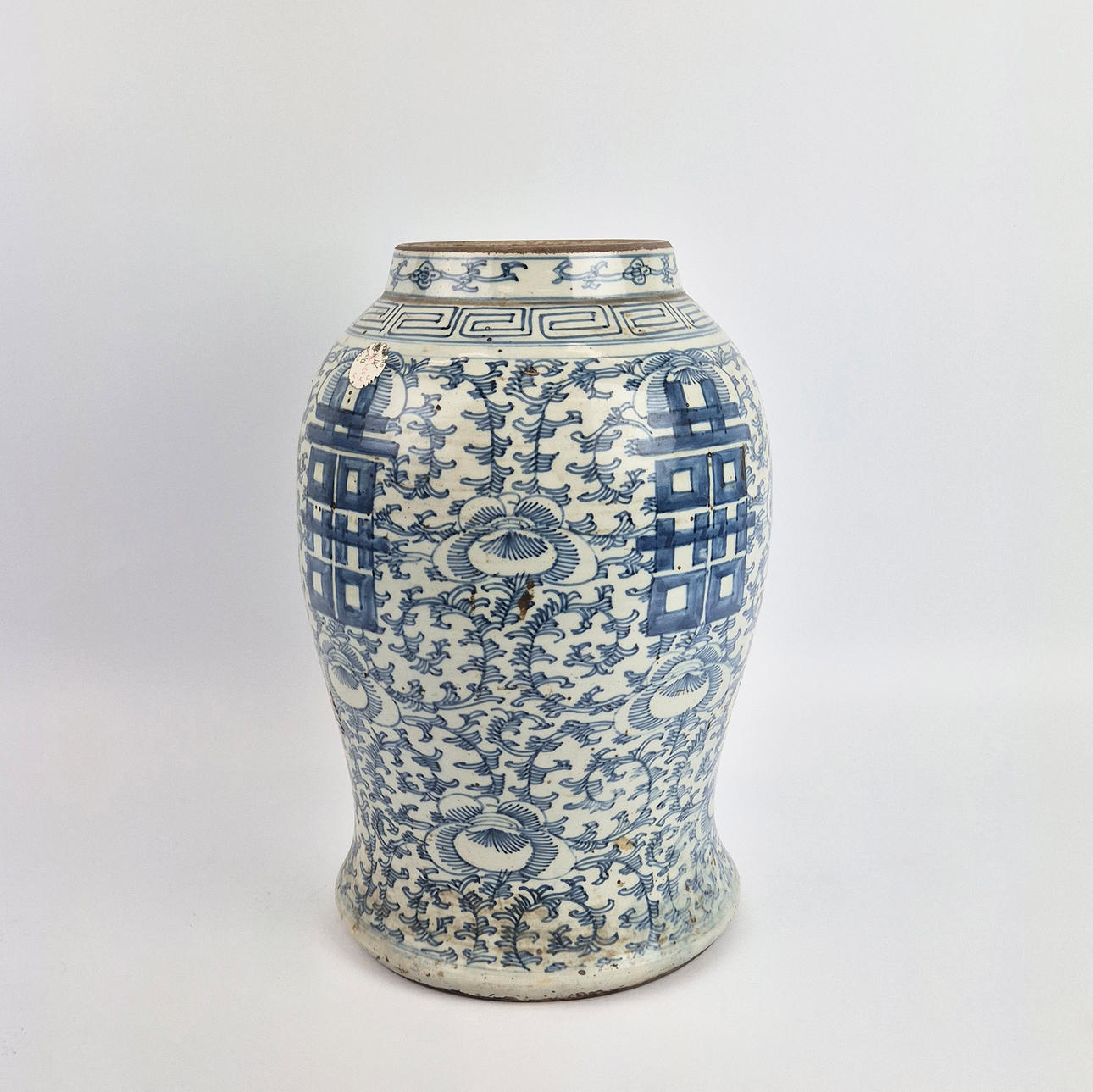 A CHINESE BLUE AND WHITE CERAMIC TEMPLE JAR.