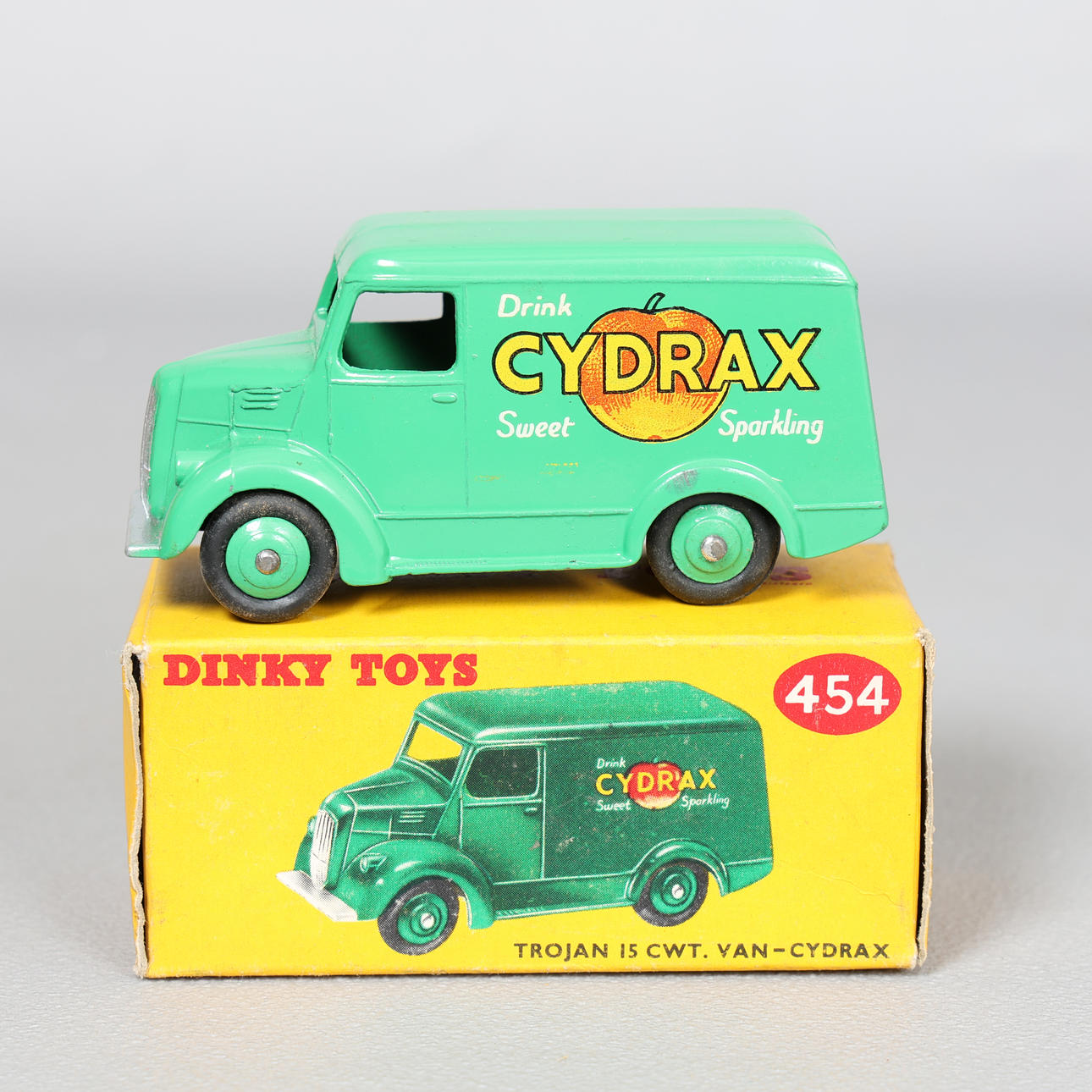 DINKY TOYS NO. 454 TROJAN 15 CWT. VAN - CYDRAX.