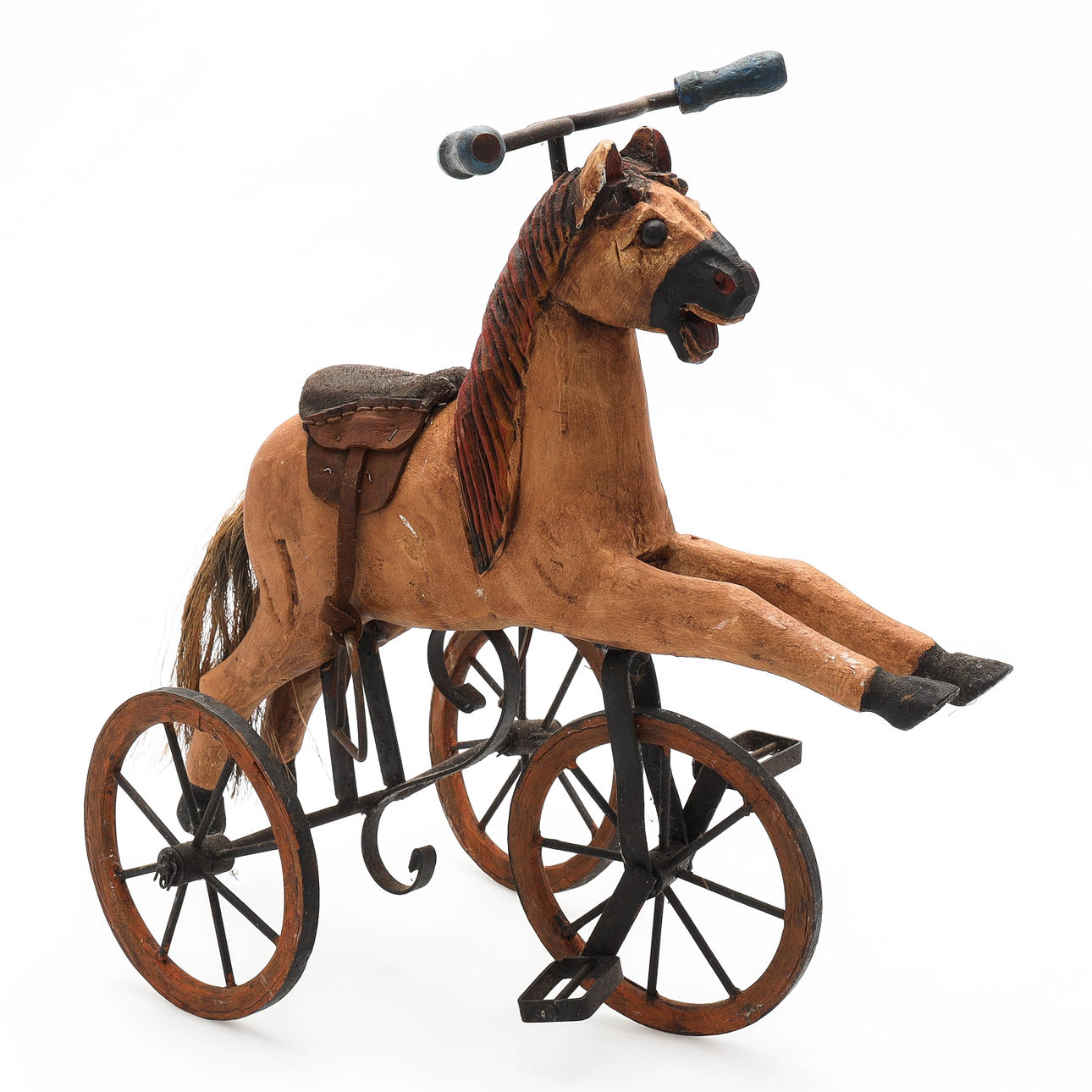 HEST PÅ HJUL, træ og metal.