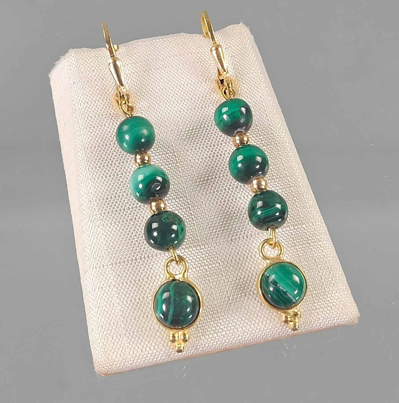 MALAKIT ØRERINGE, 925 forgyldt sølv.