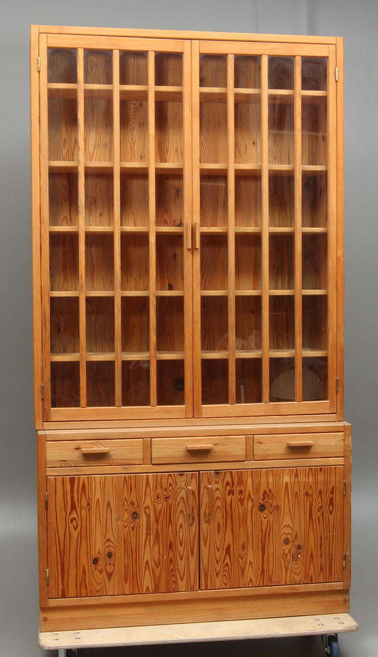 VITRINSKÅP, furu, Form Sven Larsson, 1900/2000-tal.