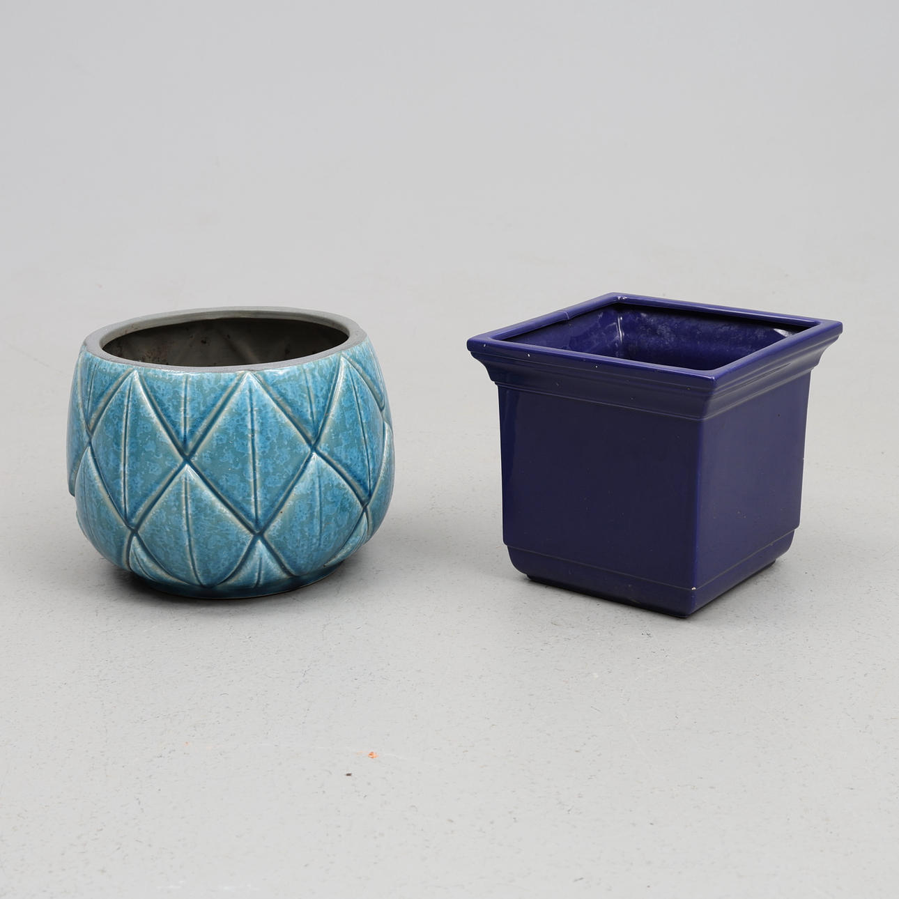 2 TÖPFE, Außenfutter.