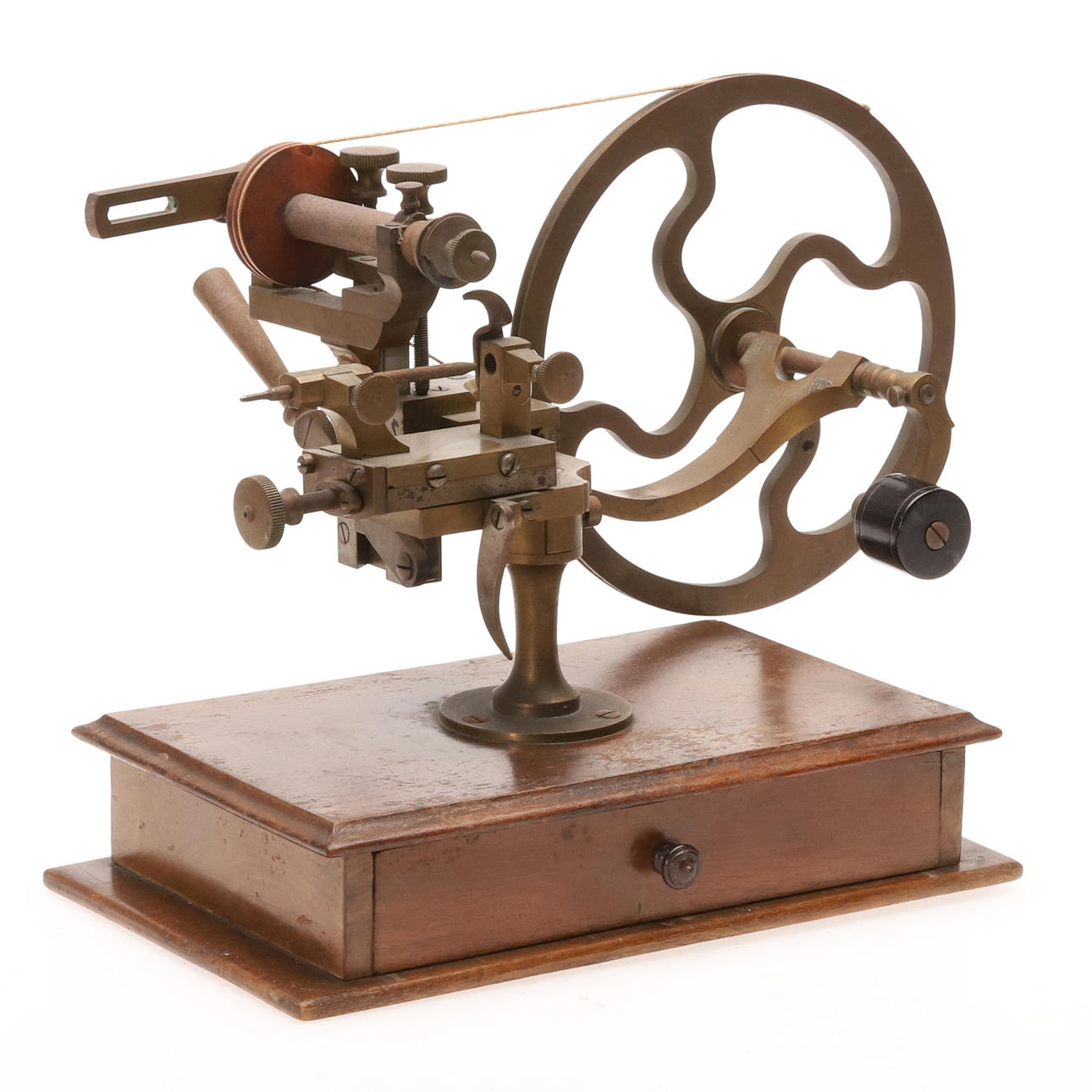 Urmagerdrejebænk, Brevete, messing, træ, 20. århundrede.