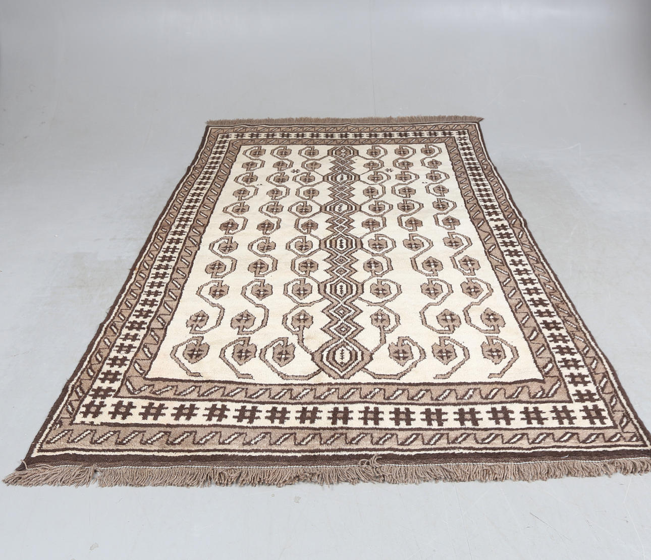 MATTA, Afghanistan, ca 235x170cm.